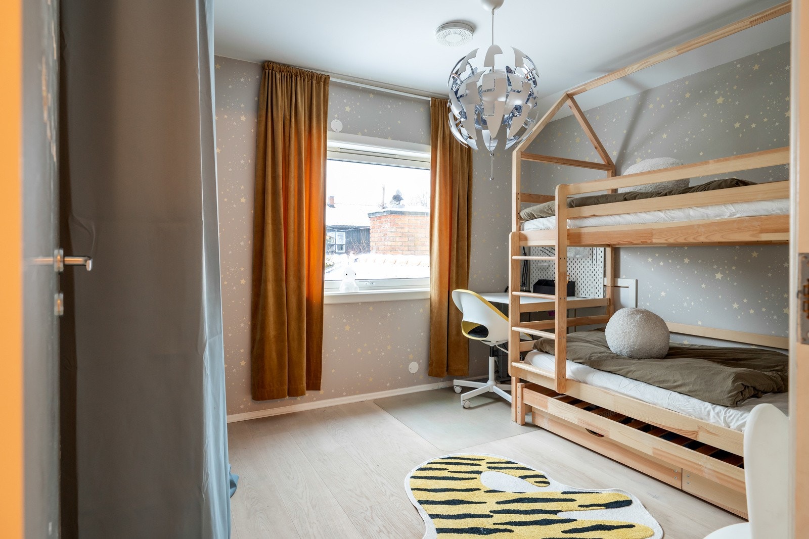 Soverom 3 - Blir i dag brukt som barnerom, men har flere bruksmuligheter. Galleribilde