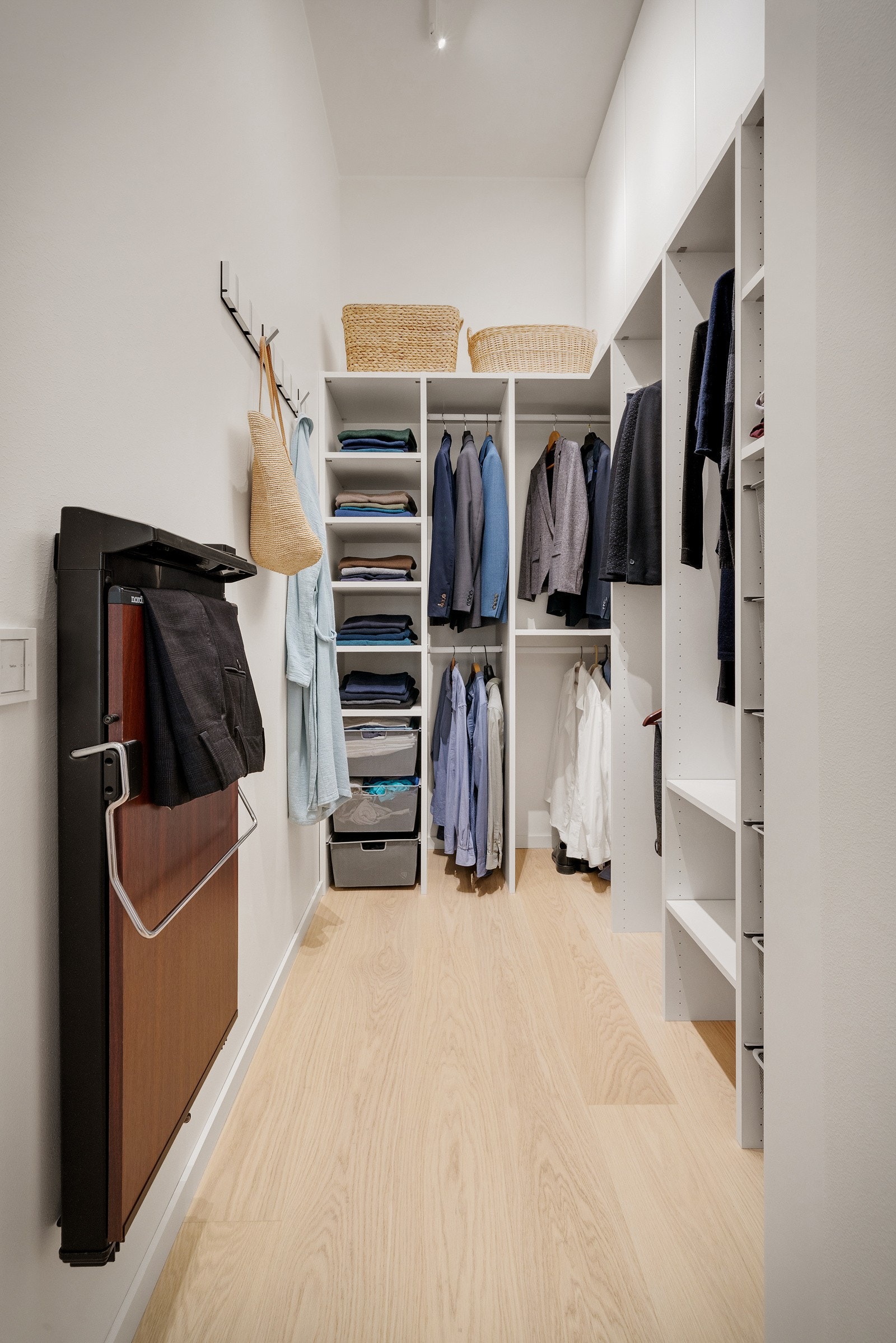 - Godt utstyrt garderobe - Galleribilde