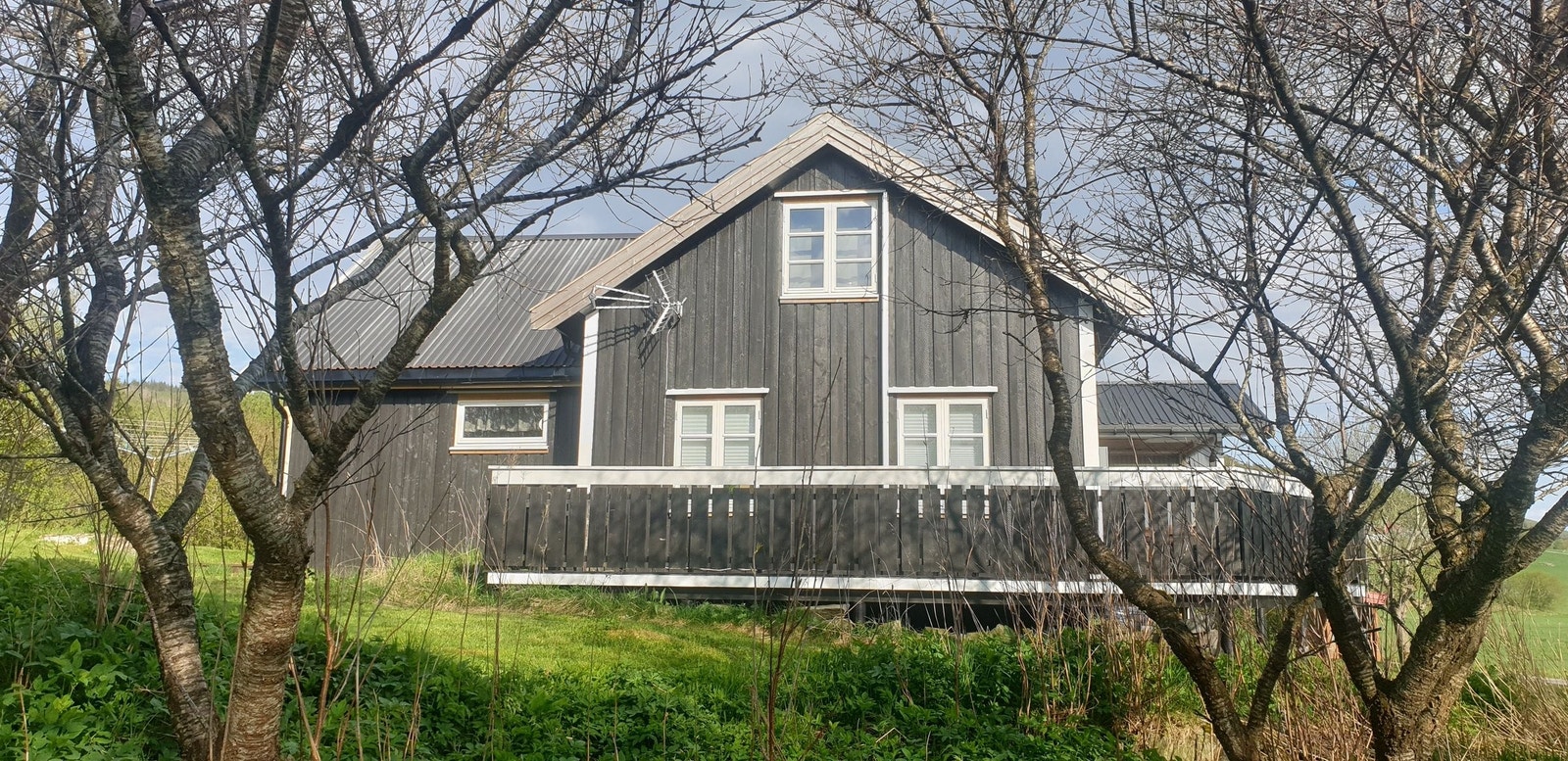 Fra vest. Brannstige montert. Galleribilde