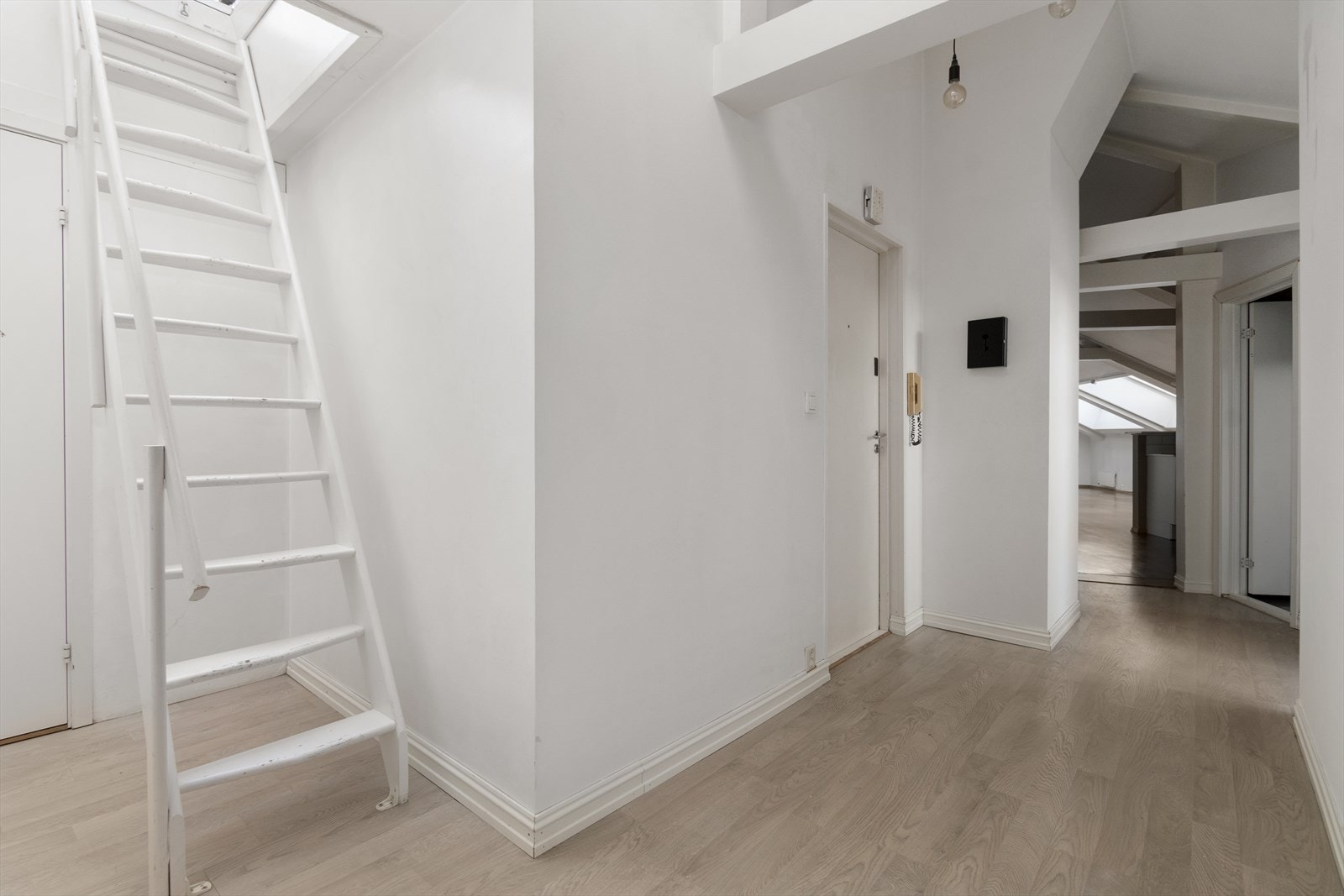 Adkomst til takterrasse fra gang Galleribilde