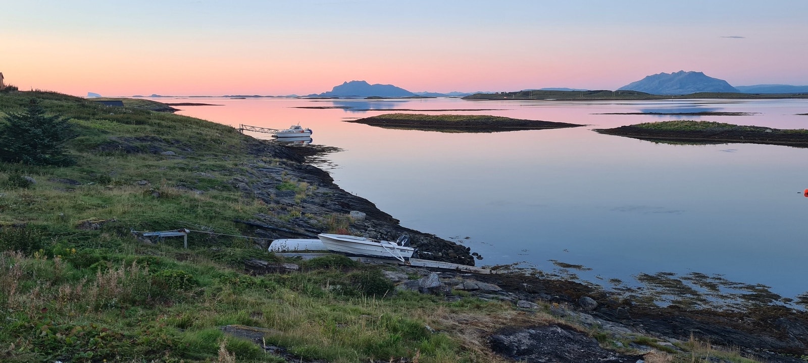 Dønnamannen i pastell og flytekai Galleribilde