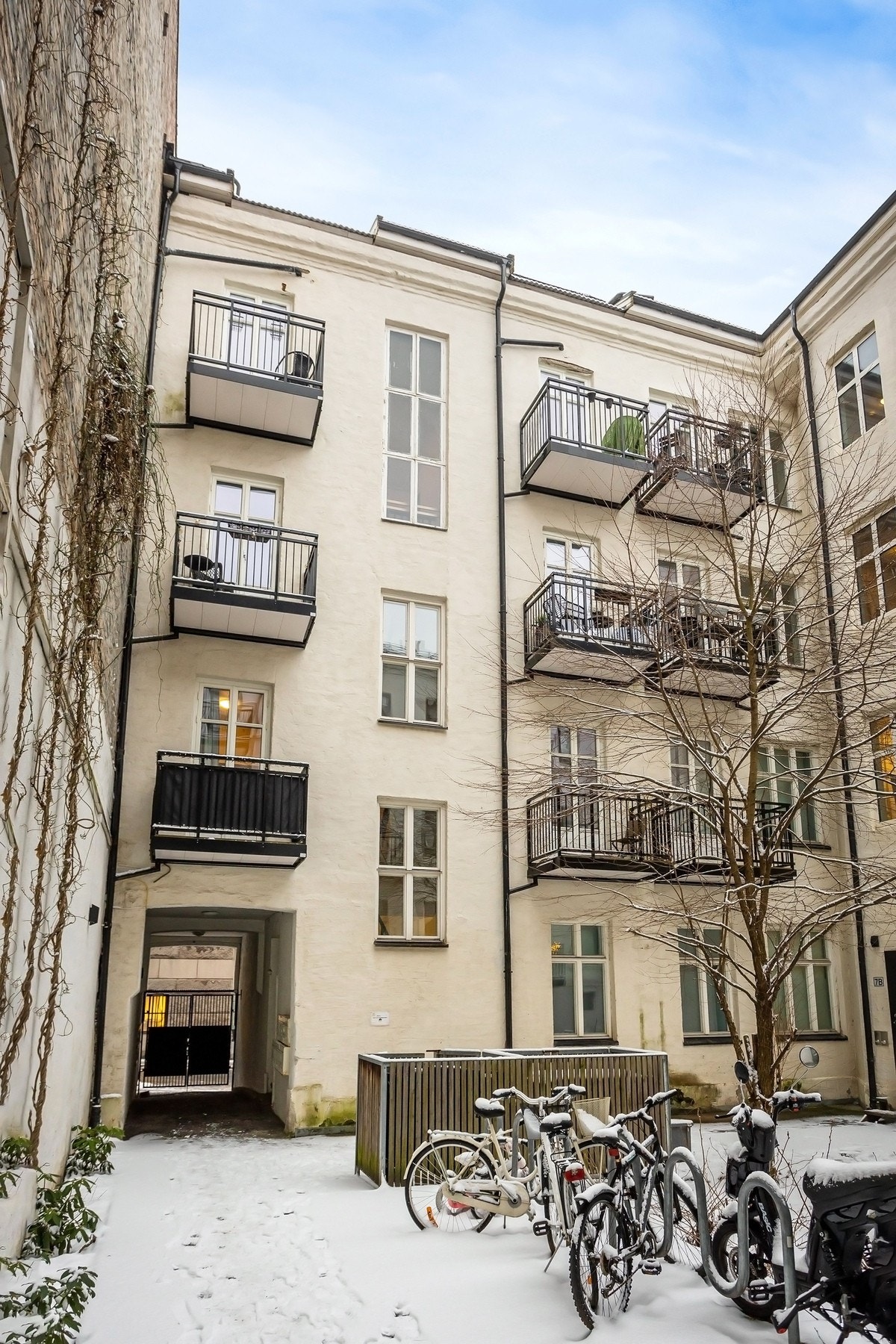 Sjarmerende bygård fra 1890 - alle leilighetene ble renovert i 2010 Galleribilde