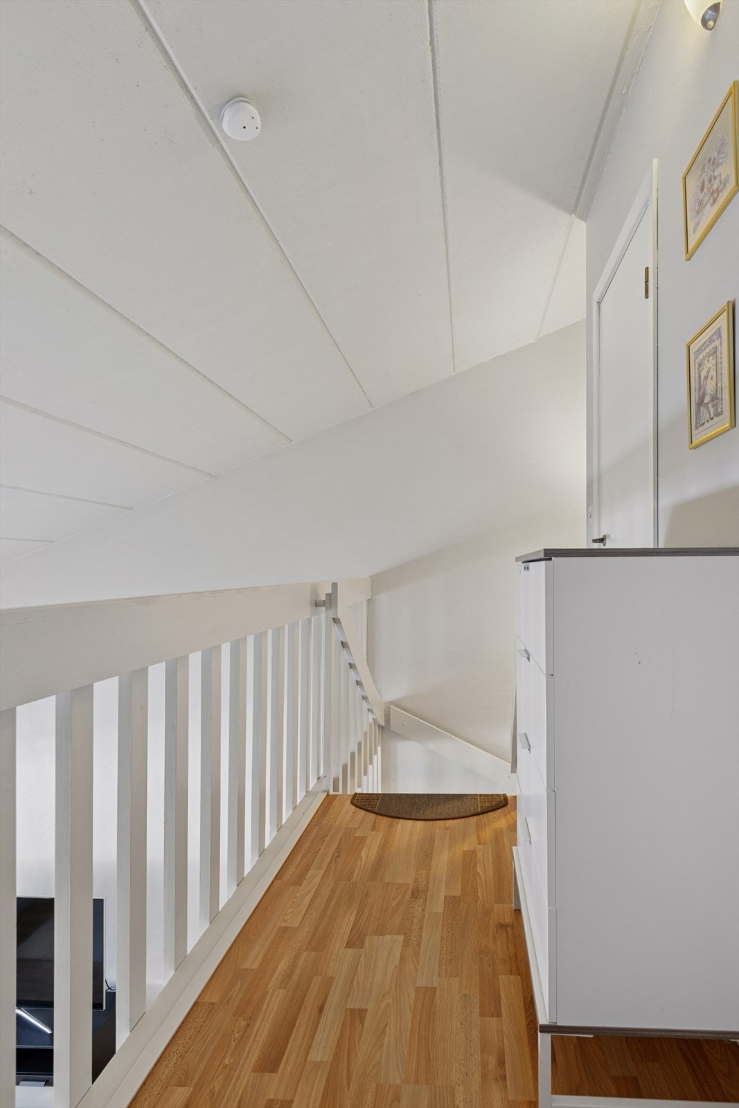 Hems med adkomst til 2 soverom. Galleribilde