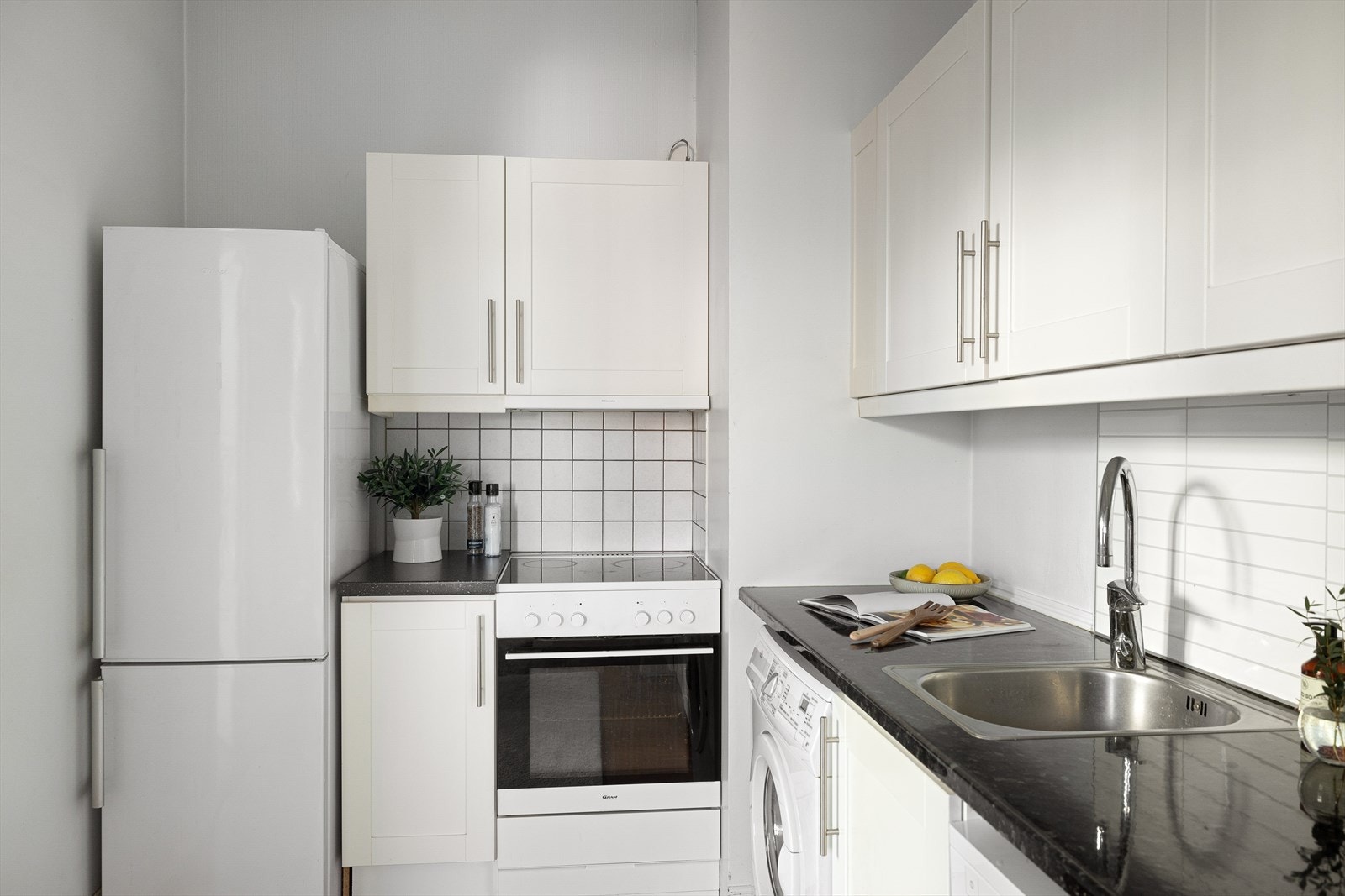 - Godt med skap- og benkeplass - Galleribilde