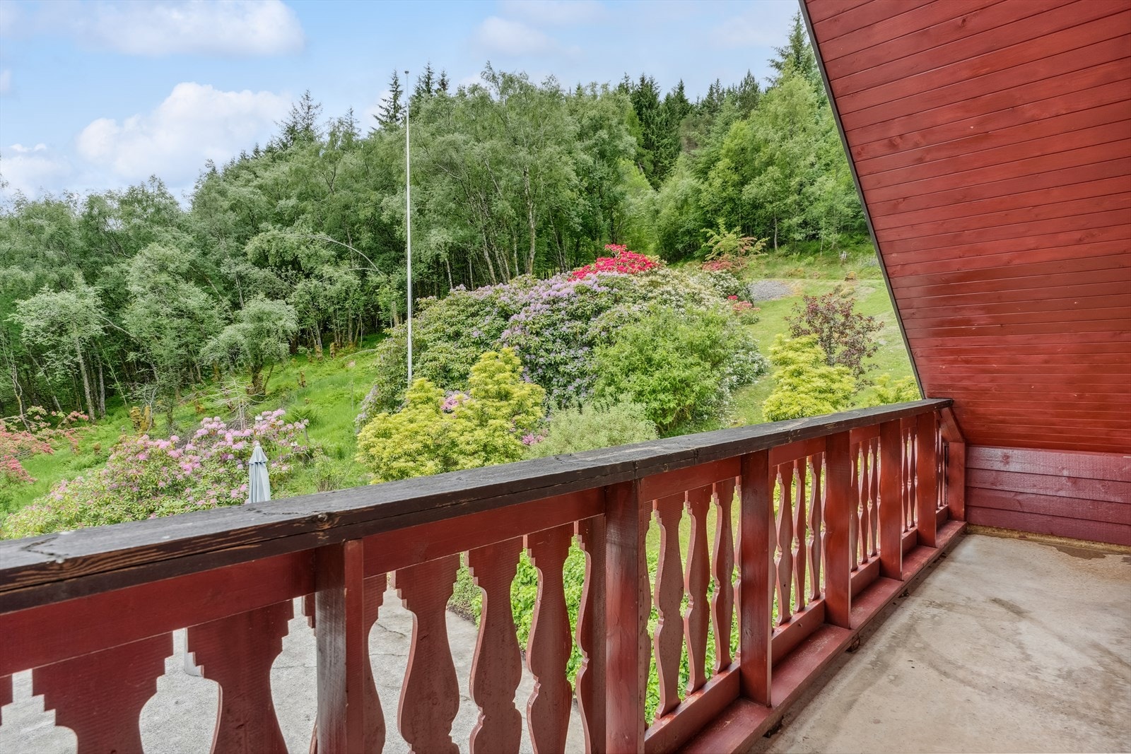 I 2.etasje har ein balkong både mot nord og sør - her kan ein følge sola frå morgon til kveld. Galleribilde