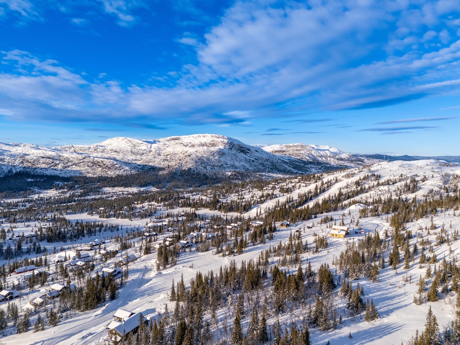 Det er enkel tilgang til langrennsløyper og alpinanlegg. Galleribilde