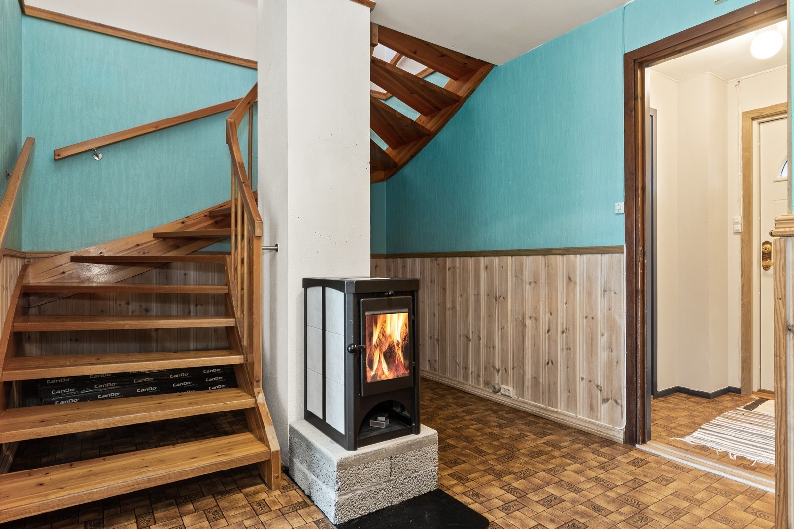 Trapp opp til stue fra hallen Galleribilde