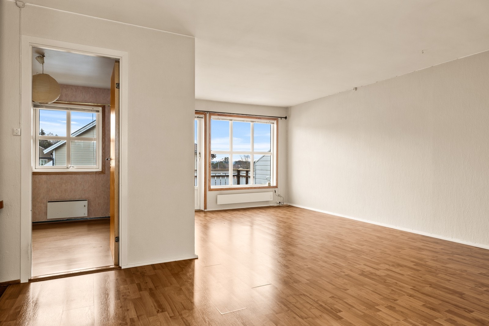 Del av stuen. 1 soverom inn til venstre Galleribilde