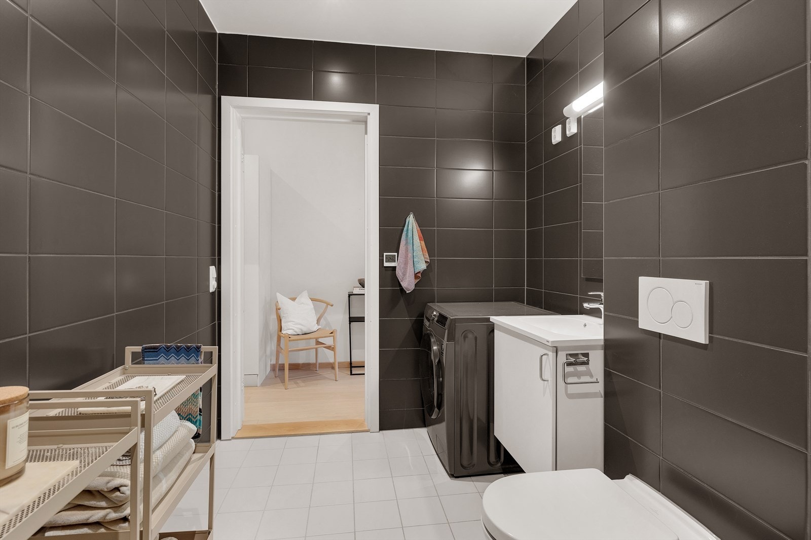 Opplegg for vaskemaskin og tørketrommel. Galleribilde