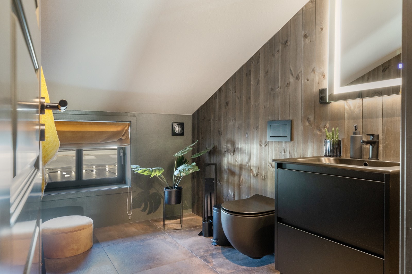 Lekre bad. Galleribilde