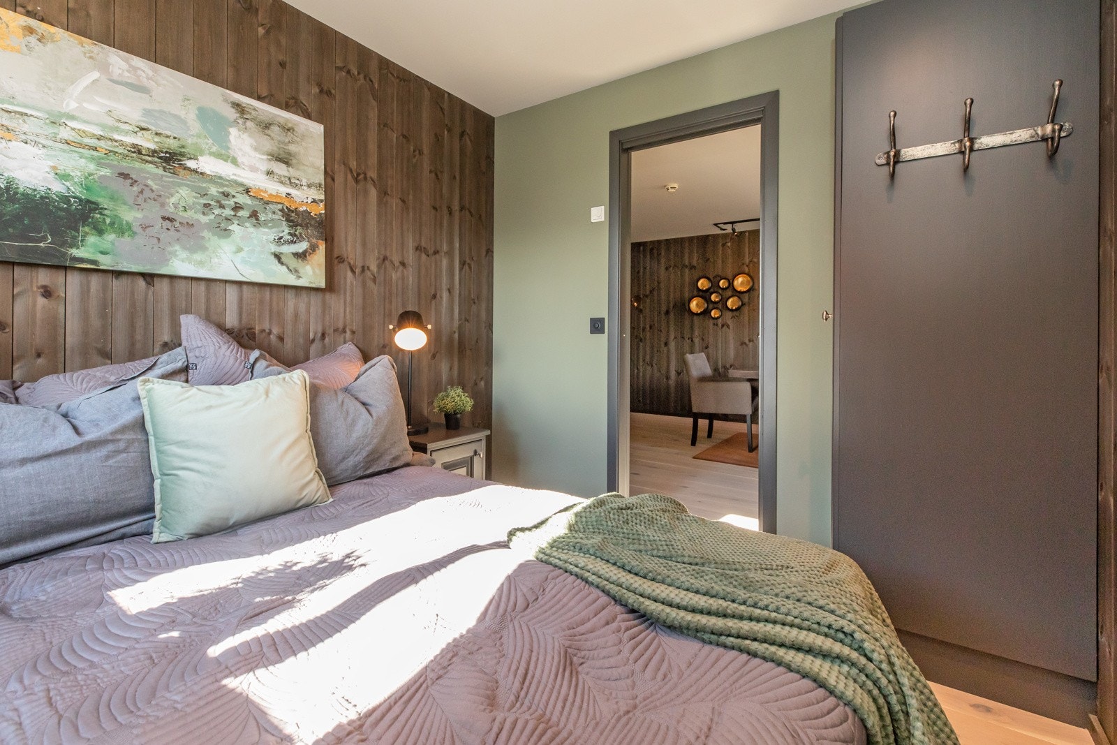 De fleste rom har plass til dobbeltseng med unntak av det ene rommet. Galleribilde