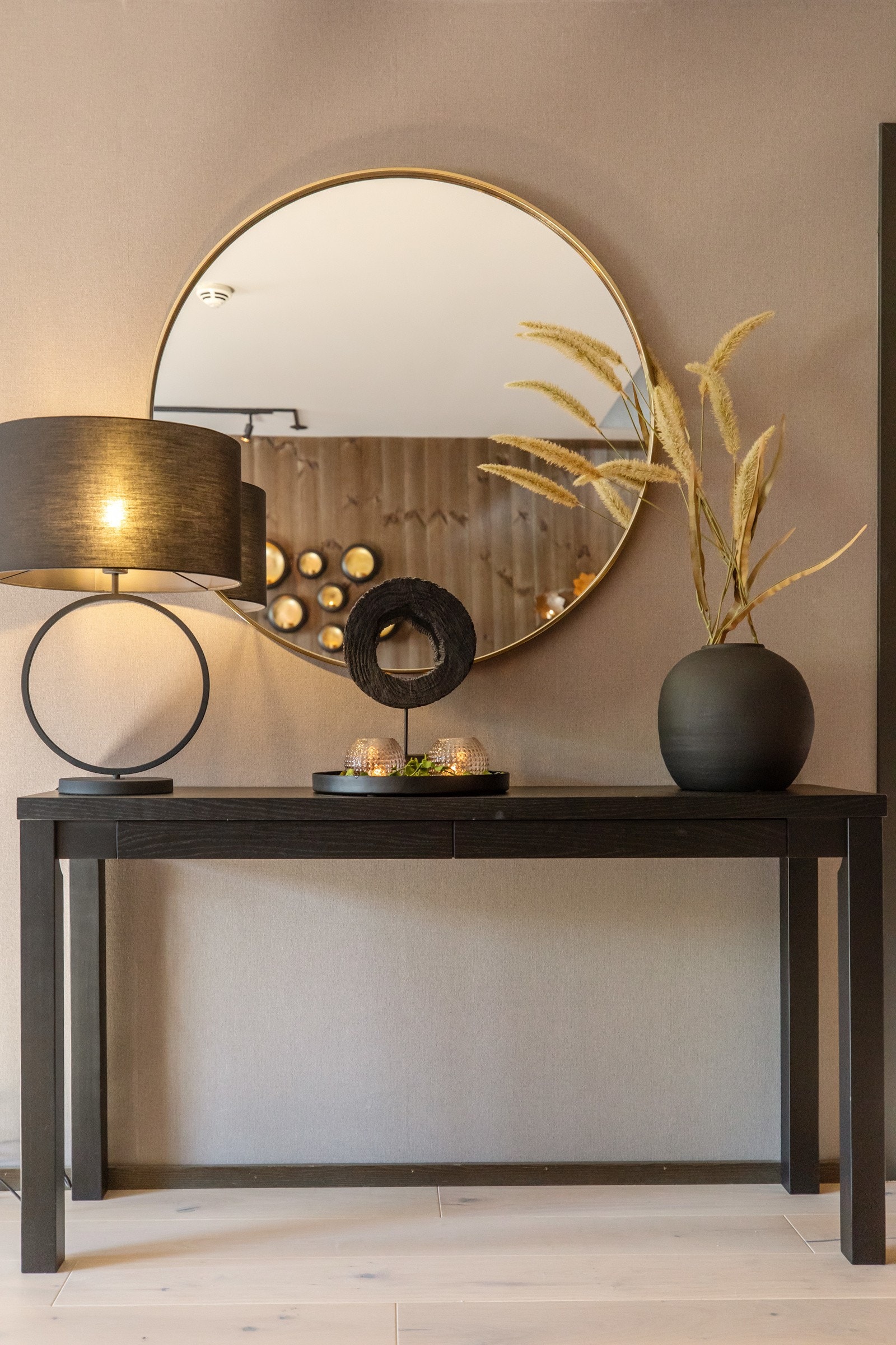 Møbler i leiligheten kan kjøpes om ønskelig etter avtale med selger. Galleribilde