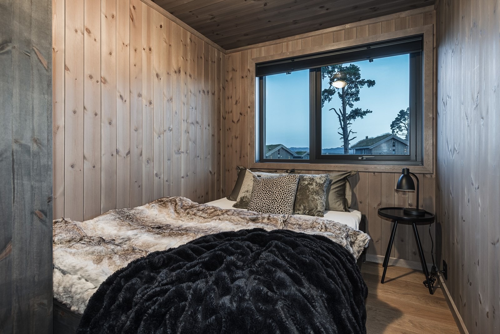 Soverom to Galleribilde