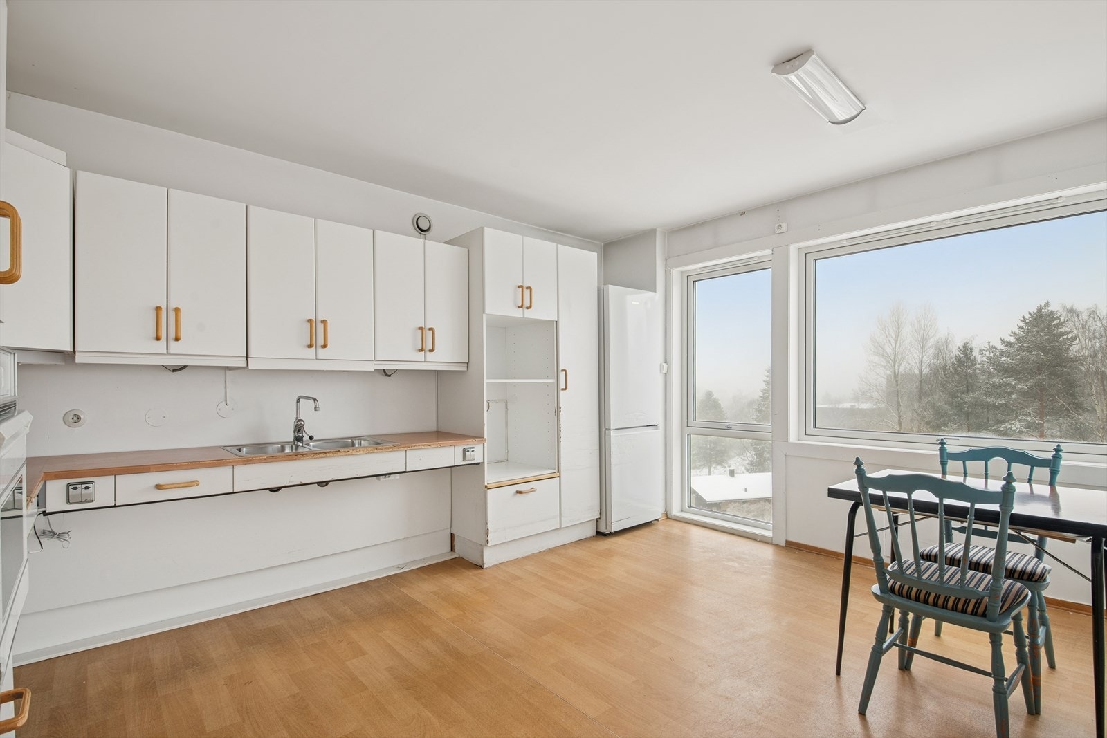 Kjøkkenet er av eldre dato, renovering må påregnes. Galleribilde