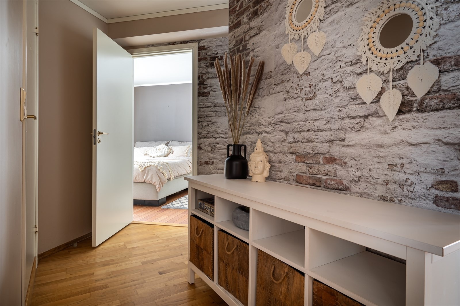 I gangen kan det innredes med skap eller andre garderobeløsninger. Galleribilde