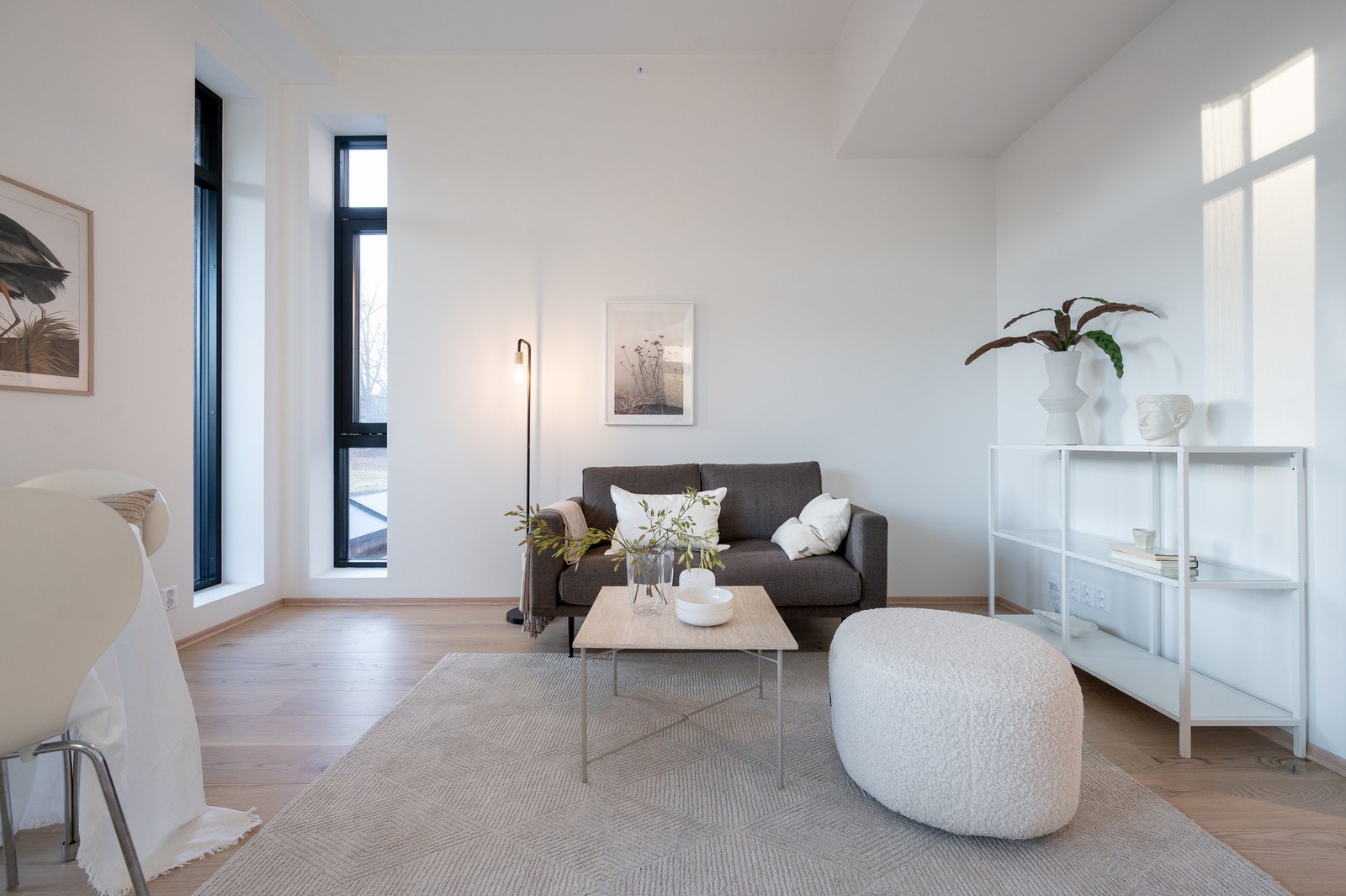 Den holder god stand med et tidløst interiørvalg og en moderne standard. Galleribilde