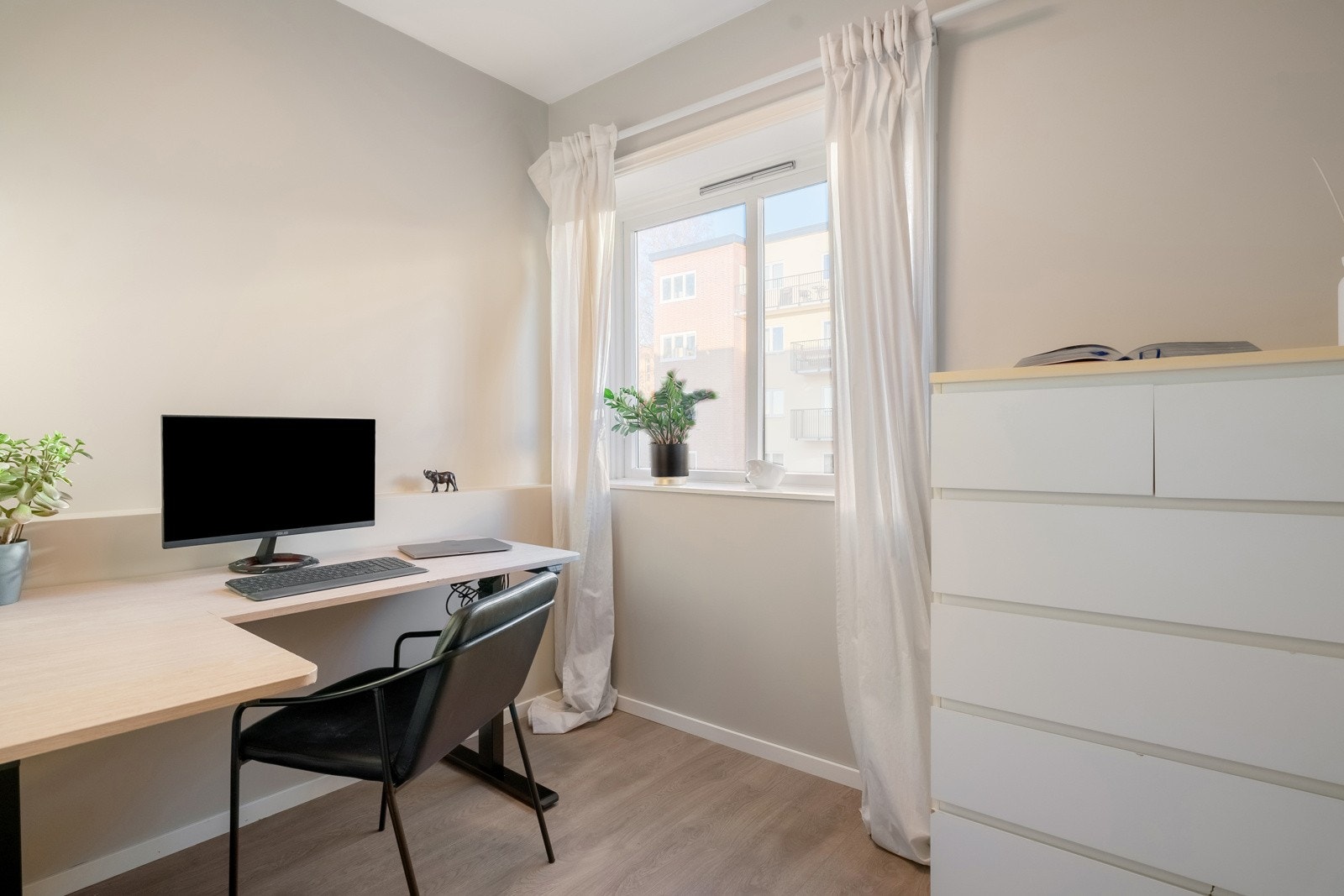 Soverom II egnet som soverom, gjesterom eller hjemmekontor. Galleribilde