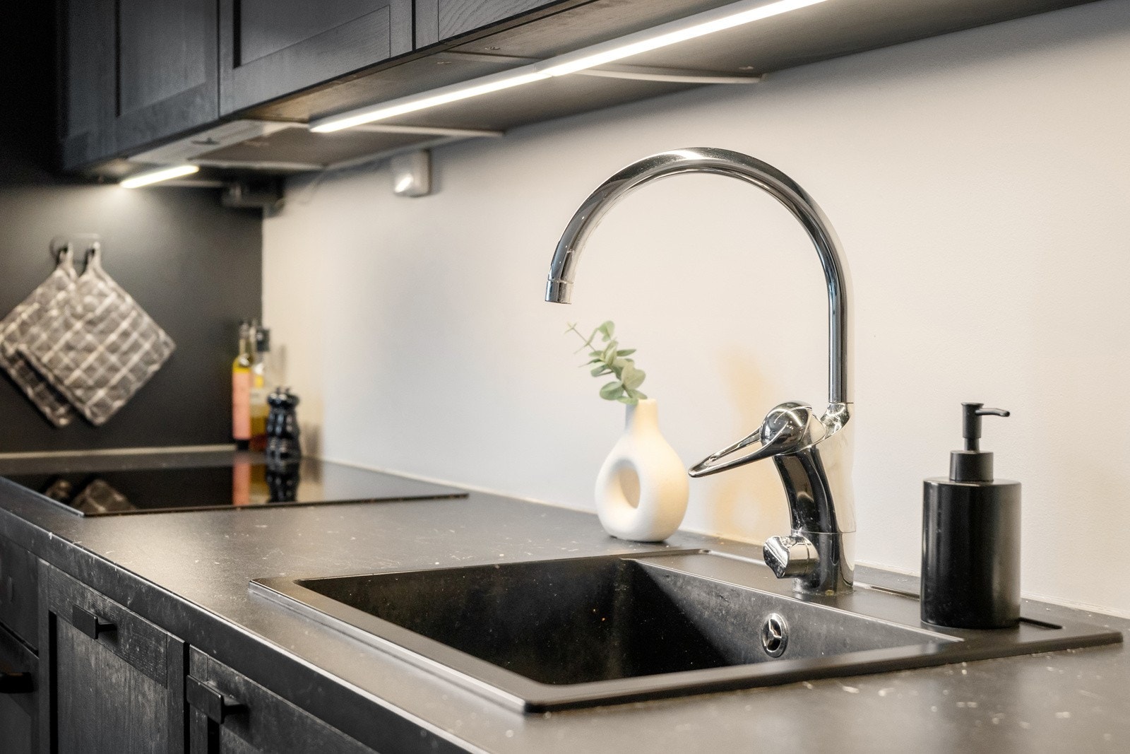 Komfyrvakt og waterguard er montert. Galleribilde