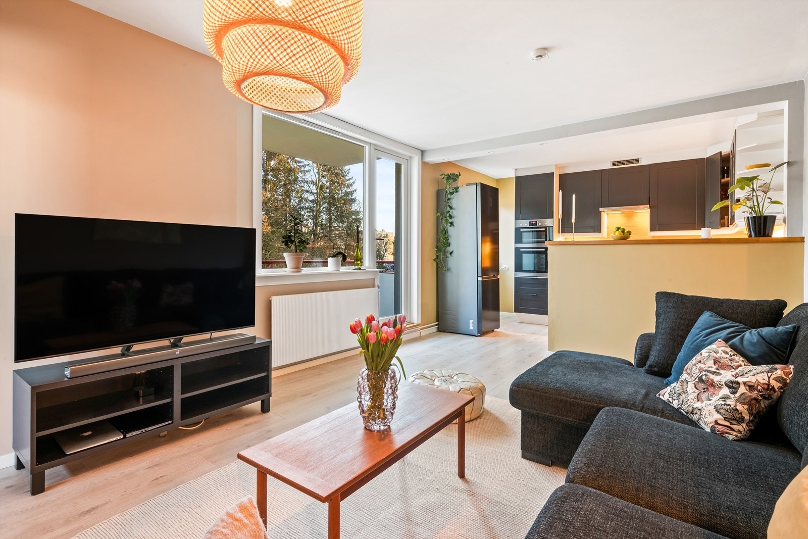 Gulv er belagt med slitesterkt laminat. Galleribilde