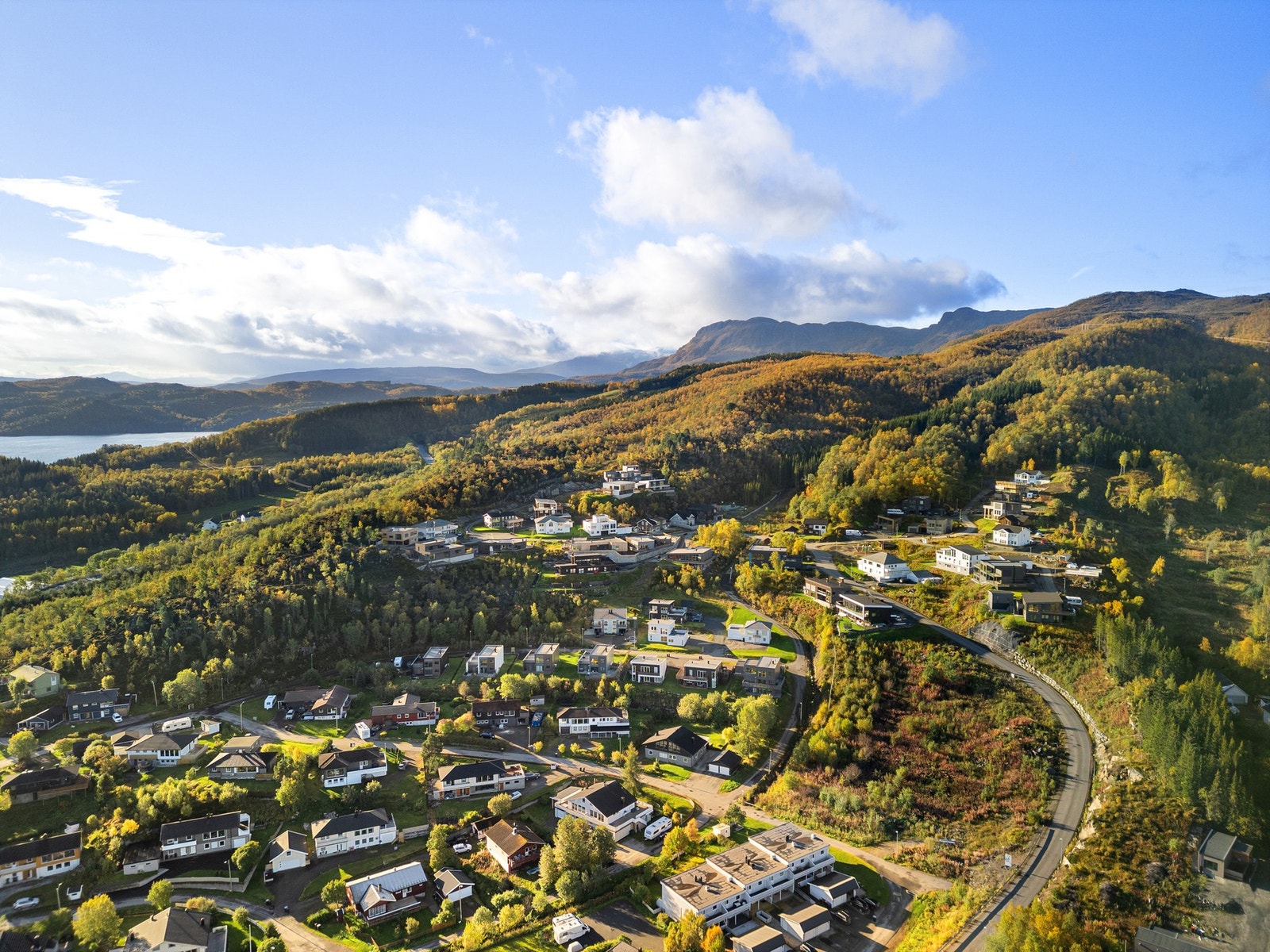 Høyt i terrenget får du panoramautsikt fra eiendommen Galleribilde