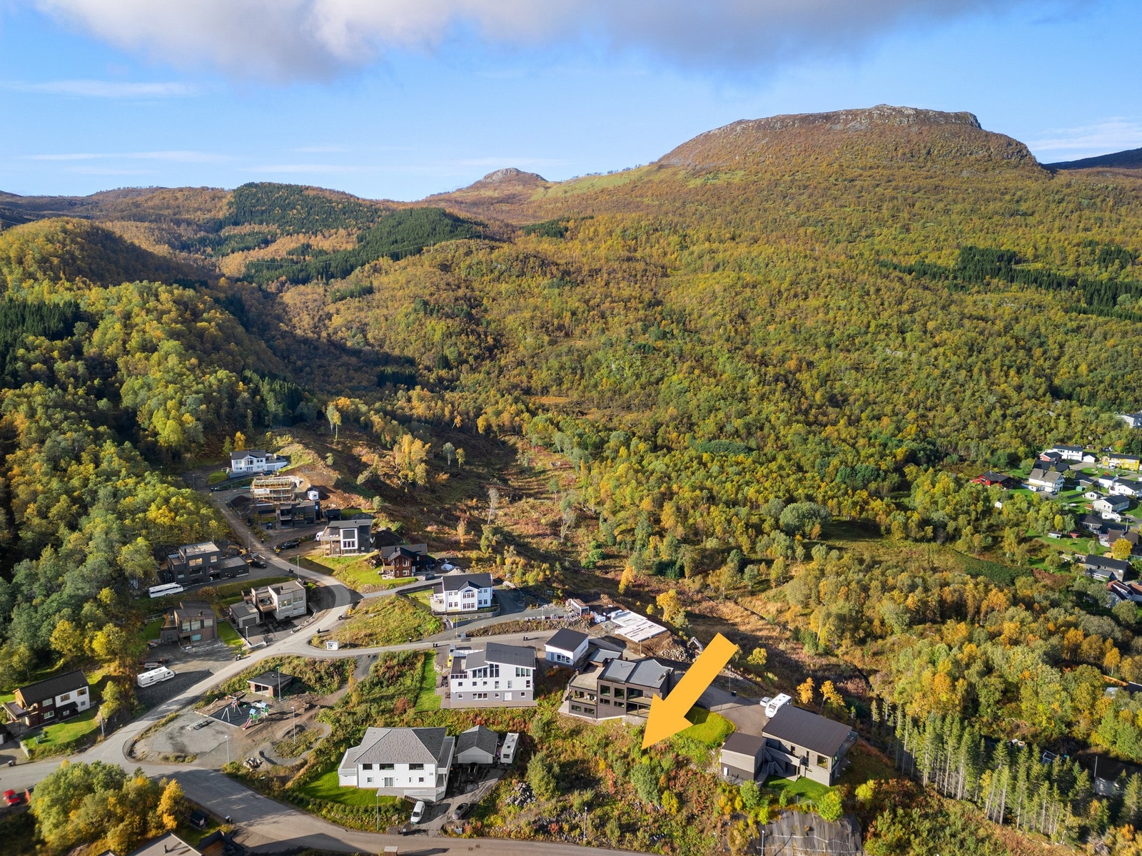 Solrikt boligområde med umiddelbar nærhet til flotte turmuligheter Galleribilde