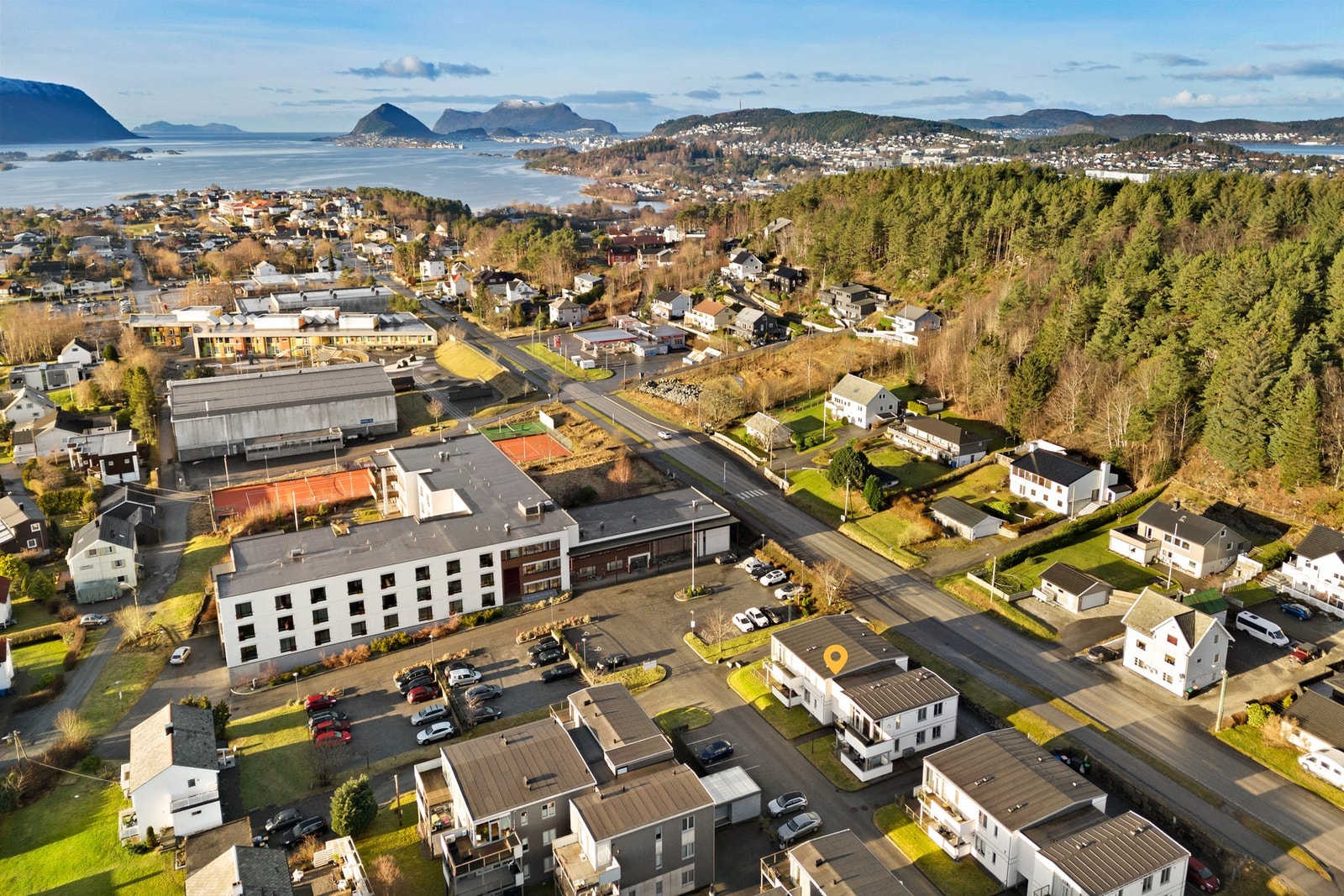 Område bilde. Turområder finner du både i Hatlaåsen, men også på Fjordstien langs sjøen. Galleribilde