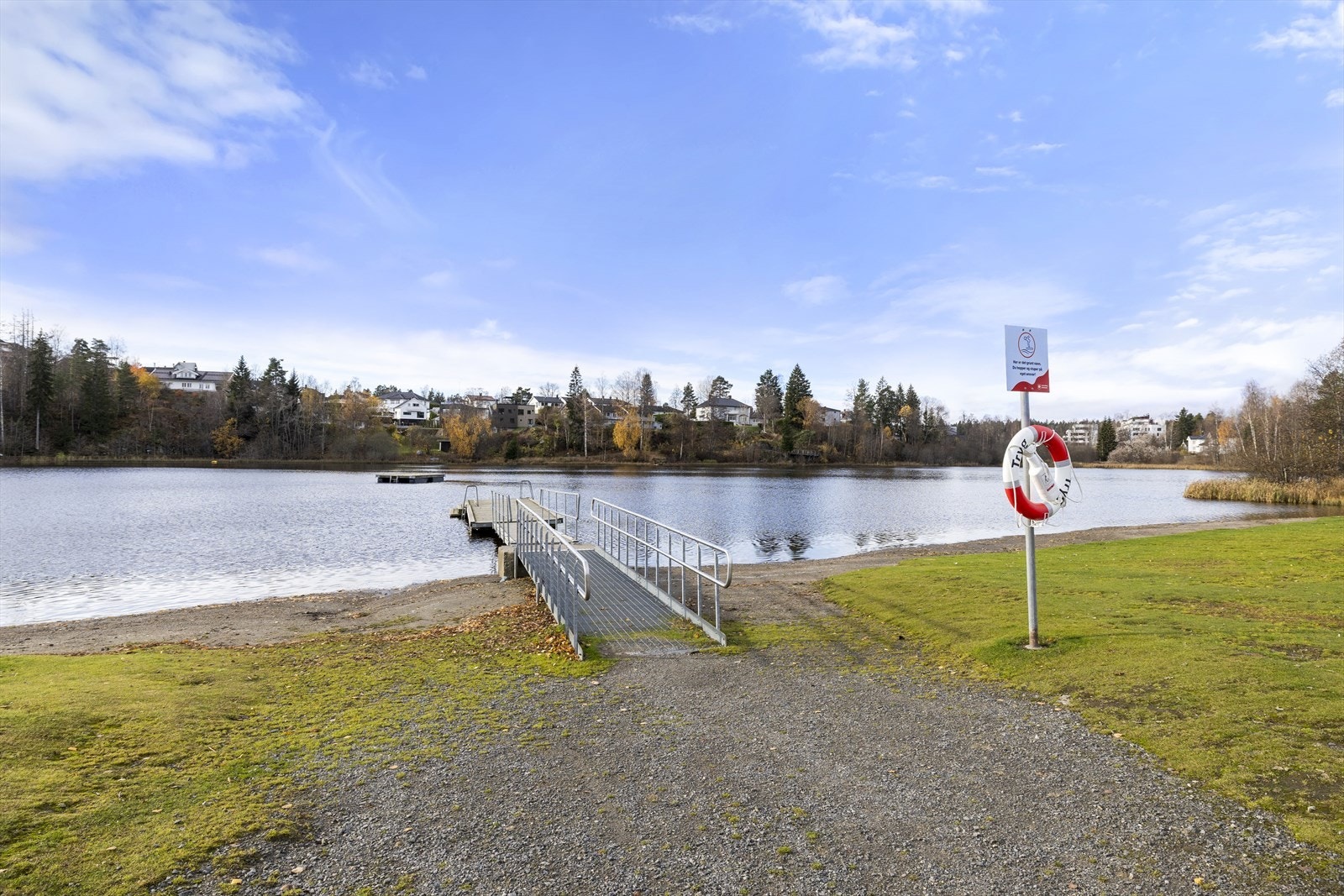 Langvannet og Rådhusparken er en perfekt destinasjon for rekreasjon og trening. Galleribilde