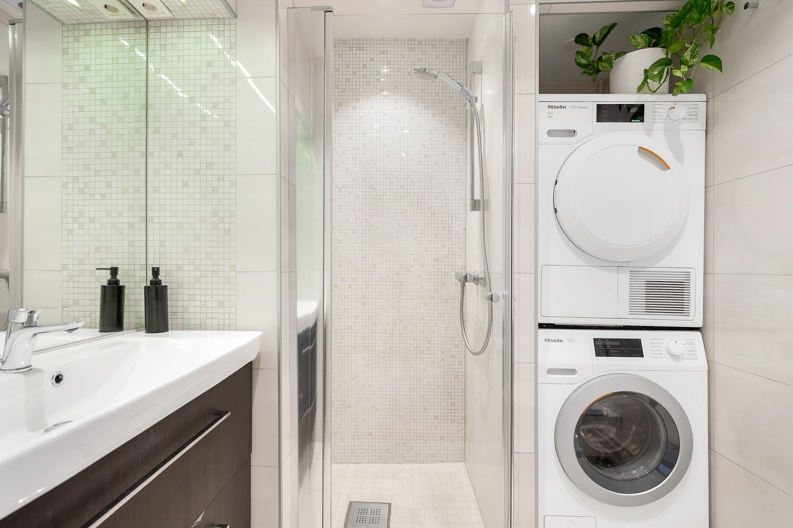 Overflater ble pusset opp i 2014, sluk datert fra 2001. Galleribilde