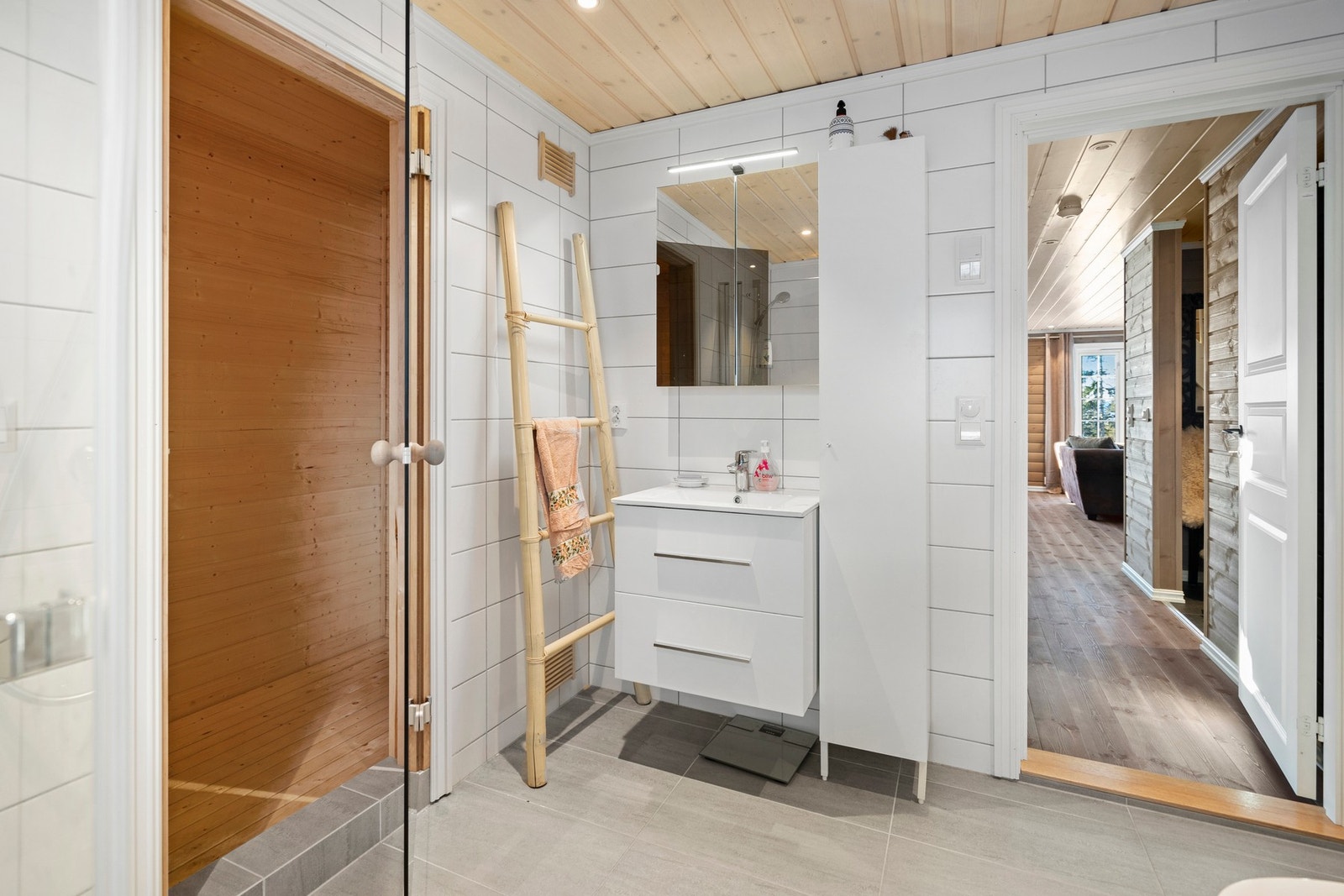 Flislagt bad Galleribilde