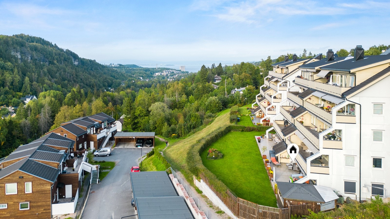 Her bor man i et rolig og meget barnevennlig område, like ved buss, barnehager og dagligvarebutikk. Galleribilde