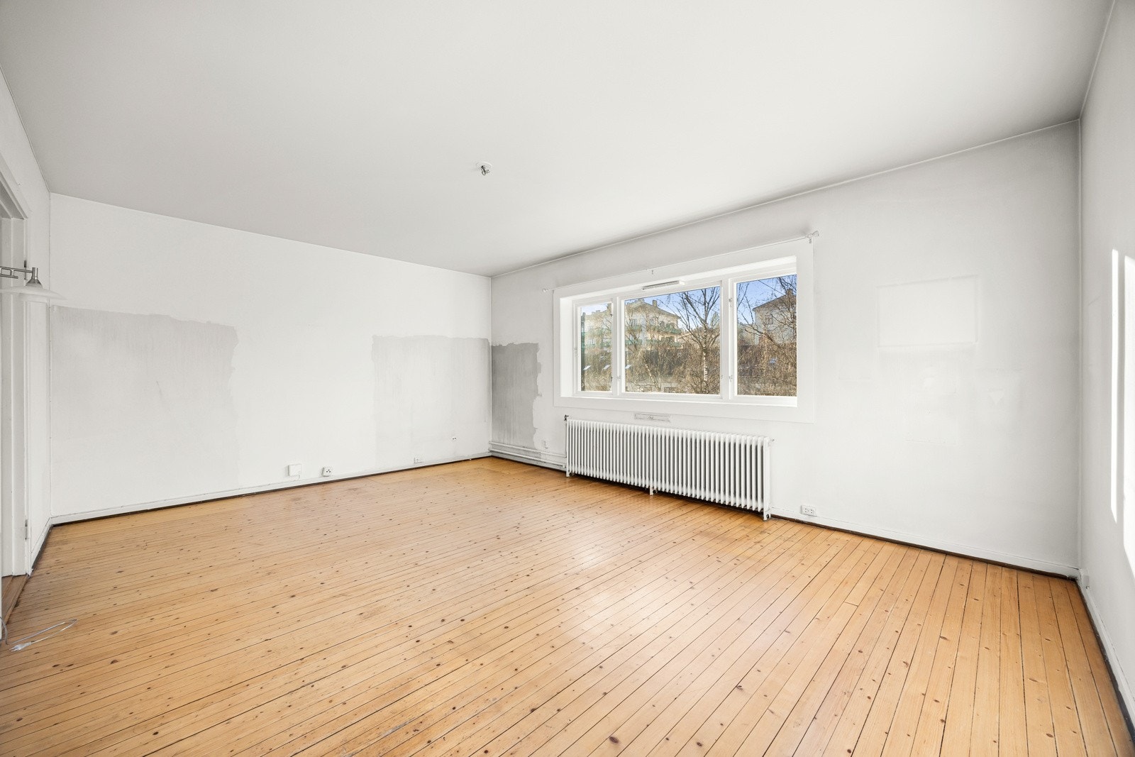 Varmtvann og oppvarming med radiatorer er inkludert i felleskostnadene. Galleribilde