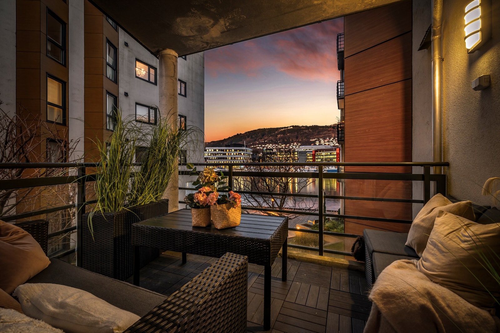 Leter du etter en ny leilighet med sjøutsikt og den maritime beliggenheten? Da er denne riktig for deg! Velkommen til Damsgårdsveien 39! Galleribilde