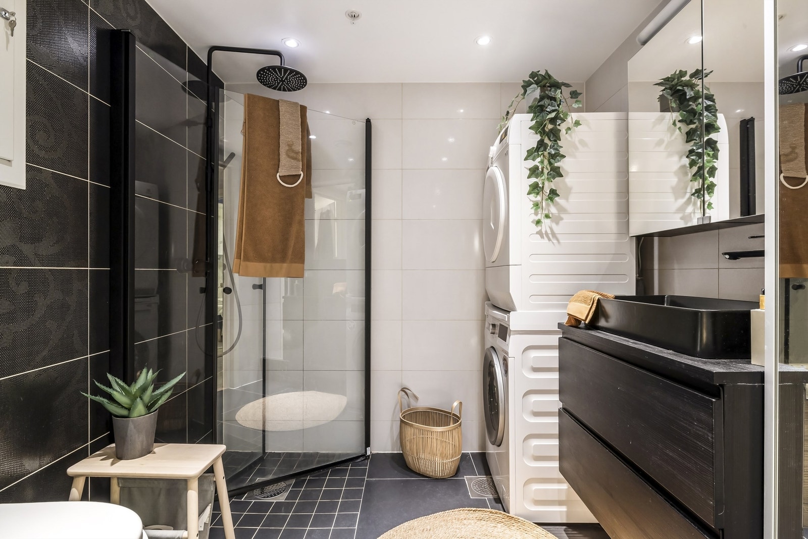 Helfliset bad med varme i gulv Galleribilde