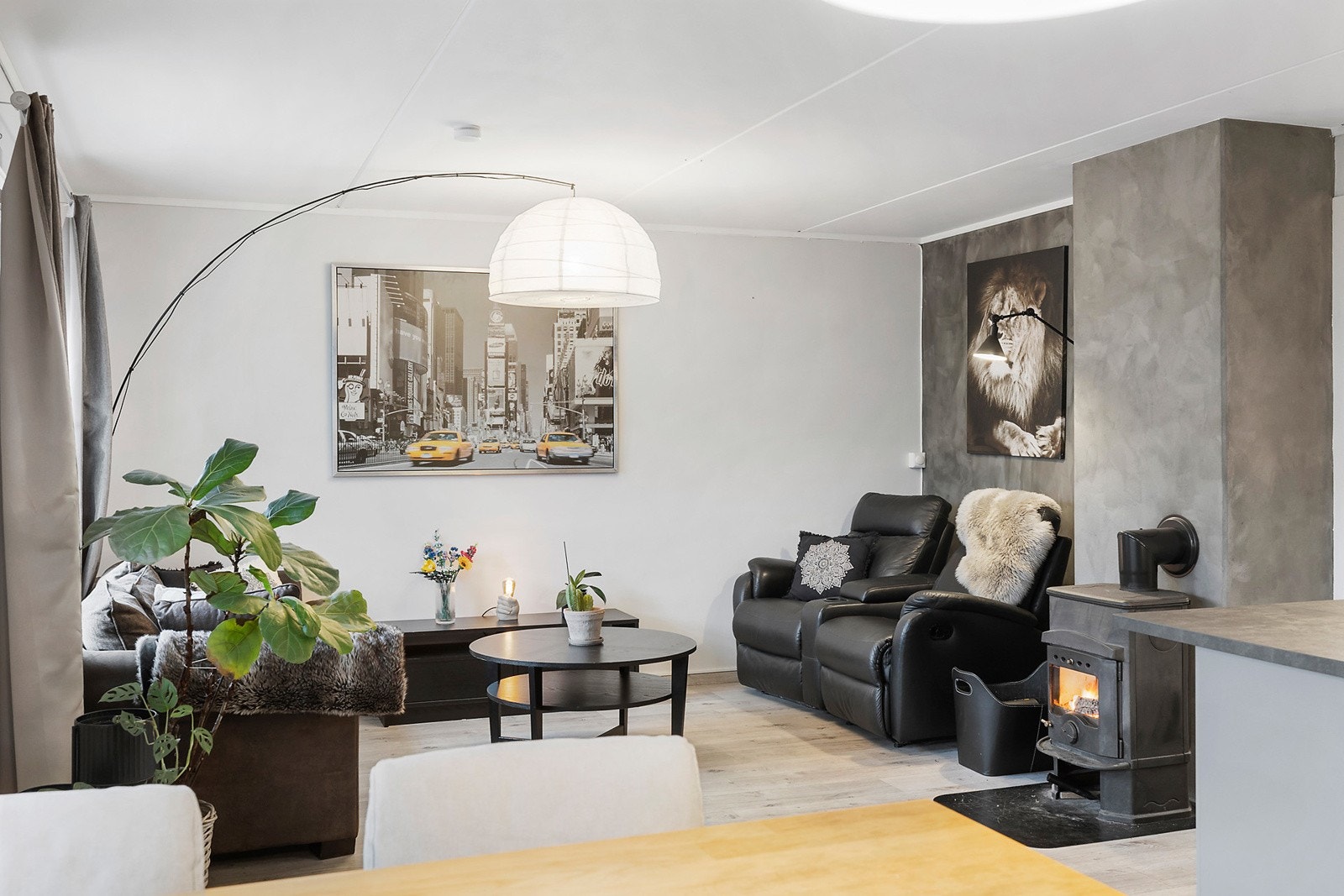 Stue med peiseovn Galleribilde