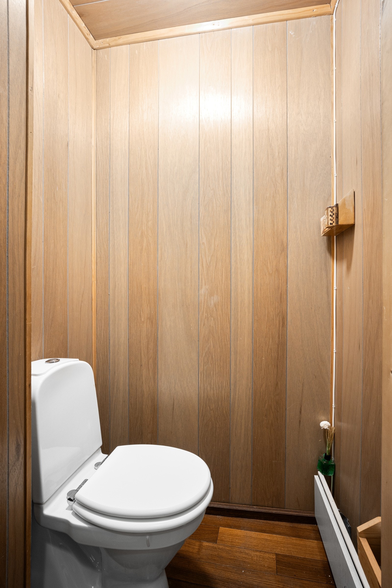 I tillegg til baderom har leiligheten wc-rom med mulighet for å åpne mot bod for å etablere nytt baderom Galleribilde