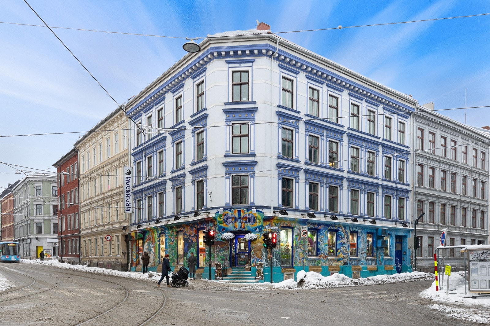 Byggets fasade på toppen av Birkelunden Galleribilde