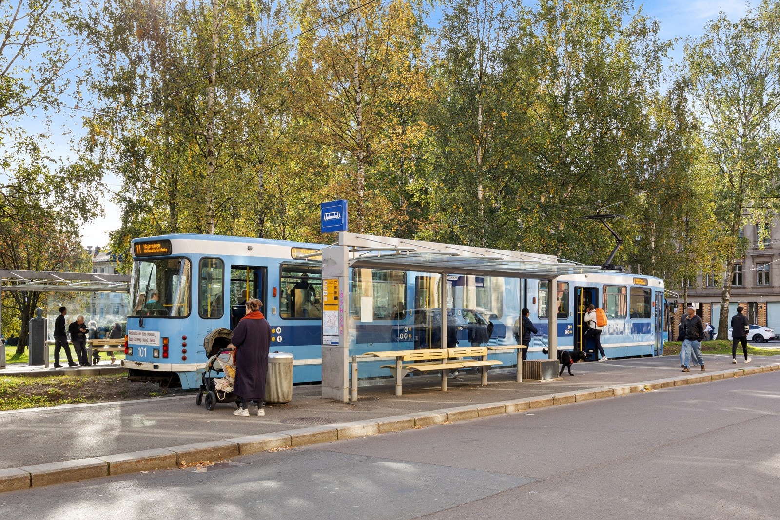 Trikkestopp på toppen av parken. Galleribilde
