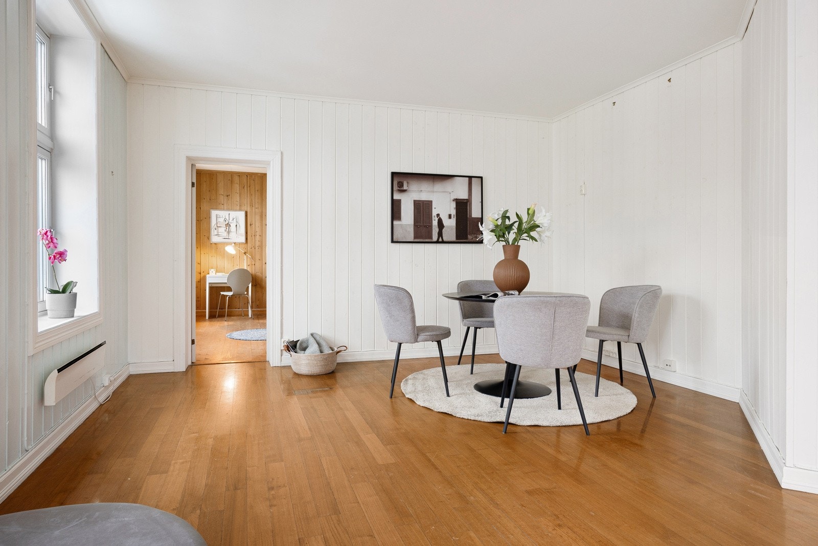 God plass til spisestue. Galleribilde