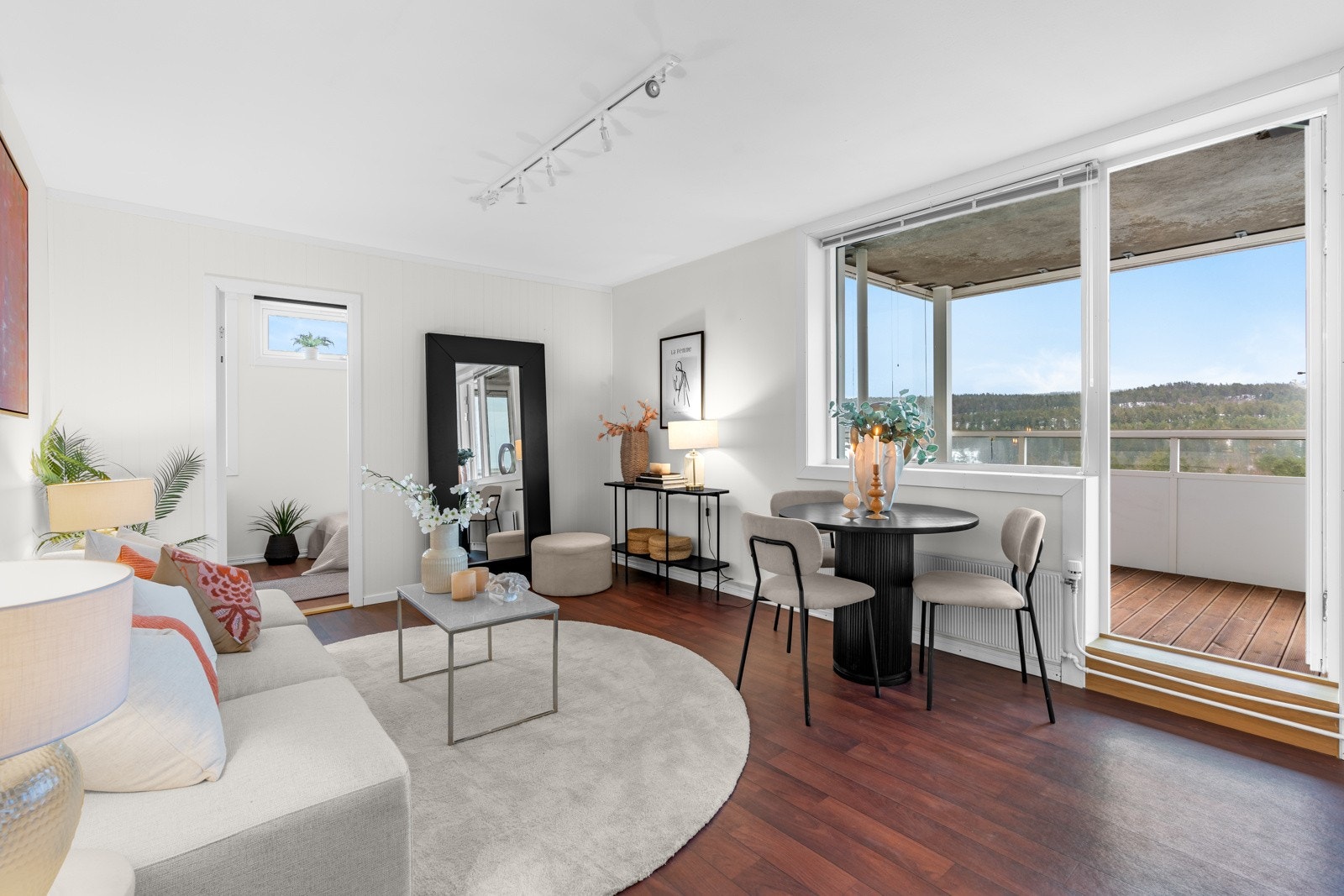 Velkommen til Kranveien 17! Presentert av Privatmeglere Marius Semmerud Berg og Fridtjof Sparbo. Galleribilde