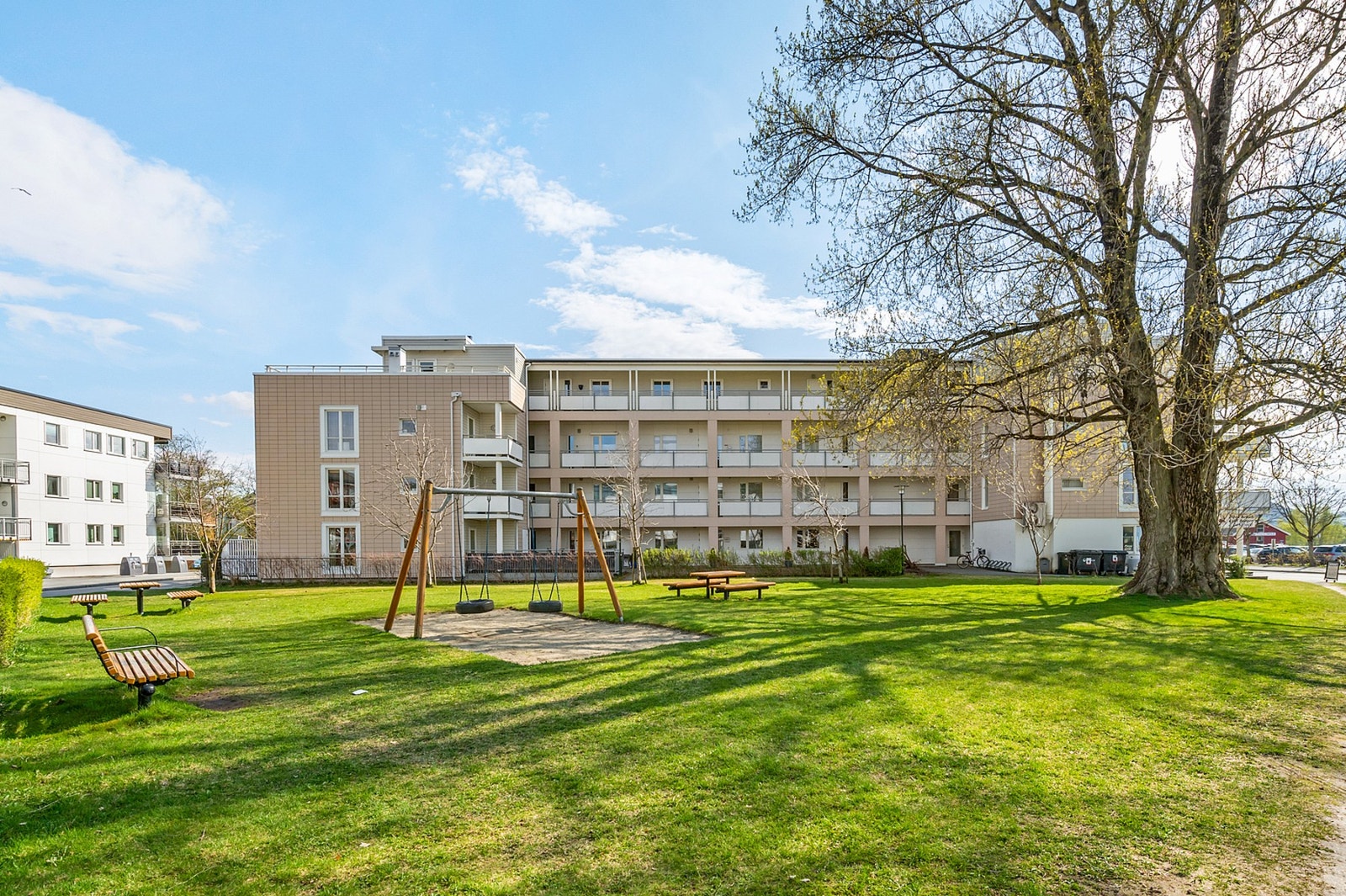 EiendomsMegler 1 ved Oliver Almli Reinås presenterer: Evjebakken 1. Galleribilde