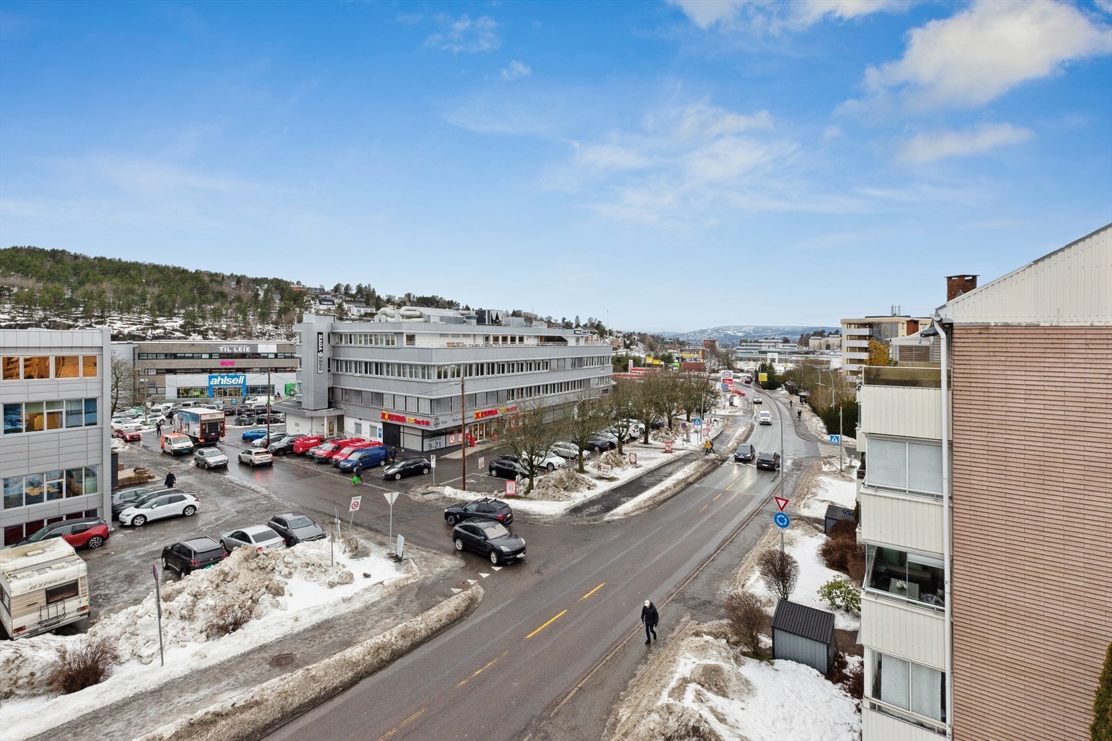 For koselige søndagsturer anbefales naturskjønne Østensjøvannet som er et meget populært turområde i bydelen. Galleribilde