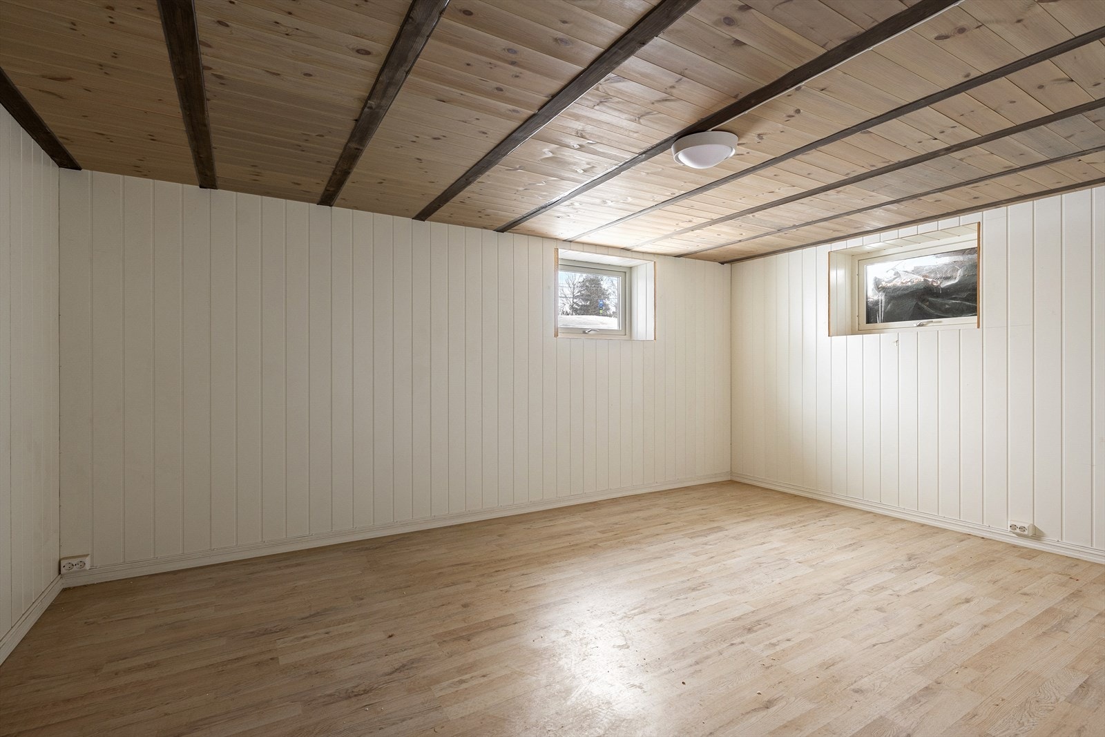 Rom i underetasje. Rommet er ikke godkjent til varig opphold i godkjente byggetegninger. Galleribilde