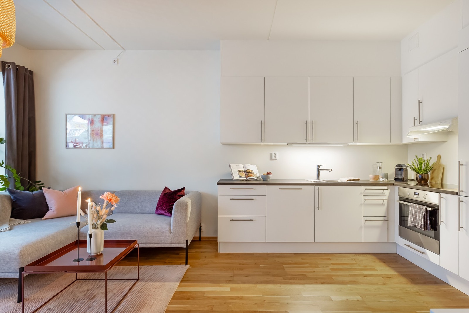 TV/internett, samt fyring og varmtvann (a-konto) er inkludert i felleskostnadene. Galleribilde