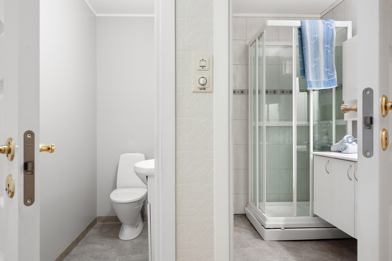 Vegg-i-vegg med badet ligger et separat toalettrom. Galleribilde
