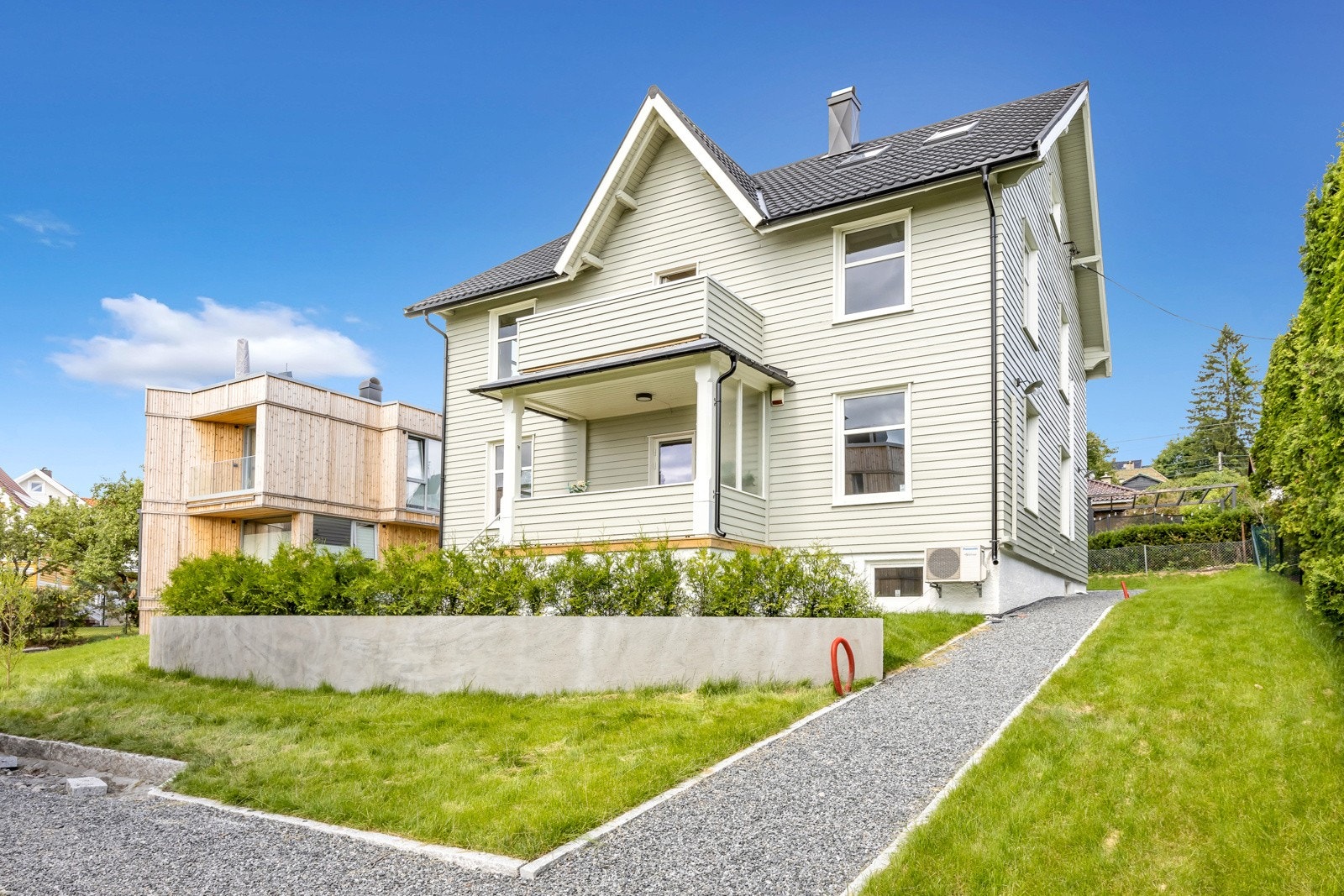 Boligen har nymalt kledning Galleribilde