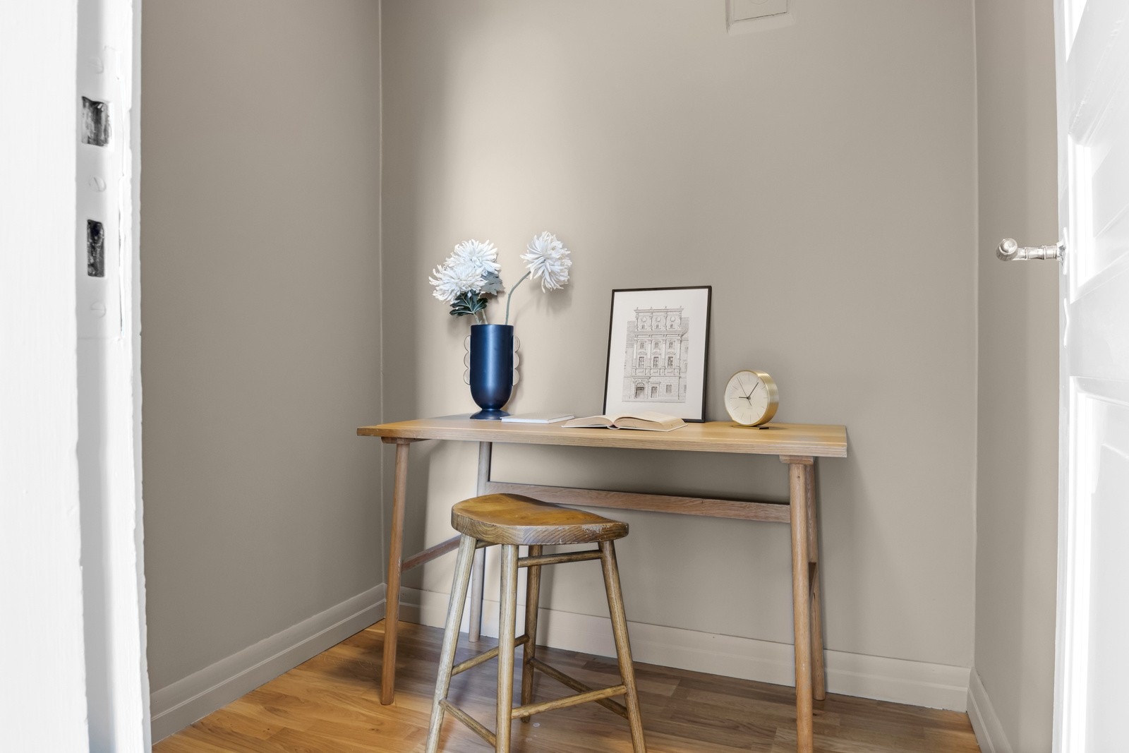 Innenfor soverommet finner du garderoberom Galleribilde