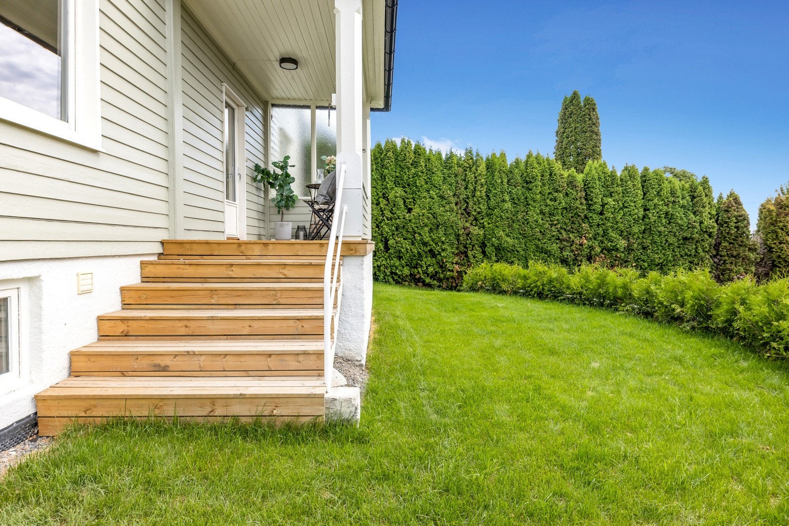 Terrassen er ca. 6 kvm. Galleribilde