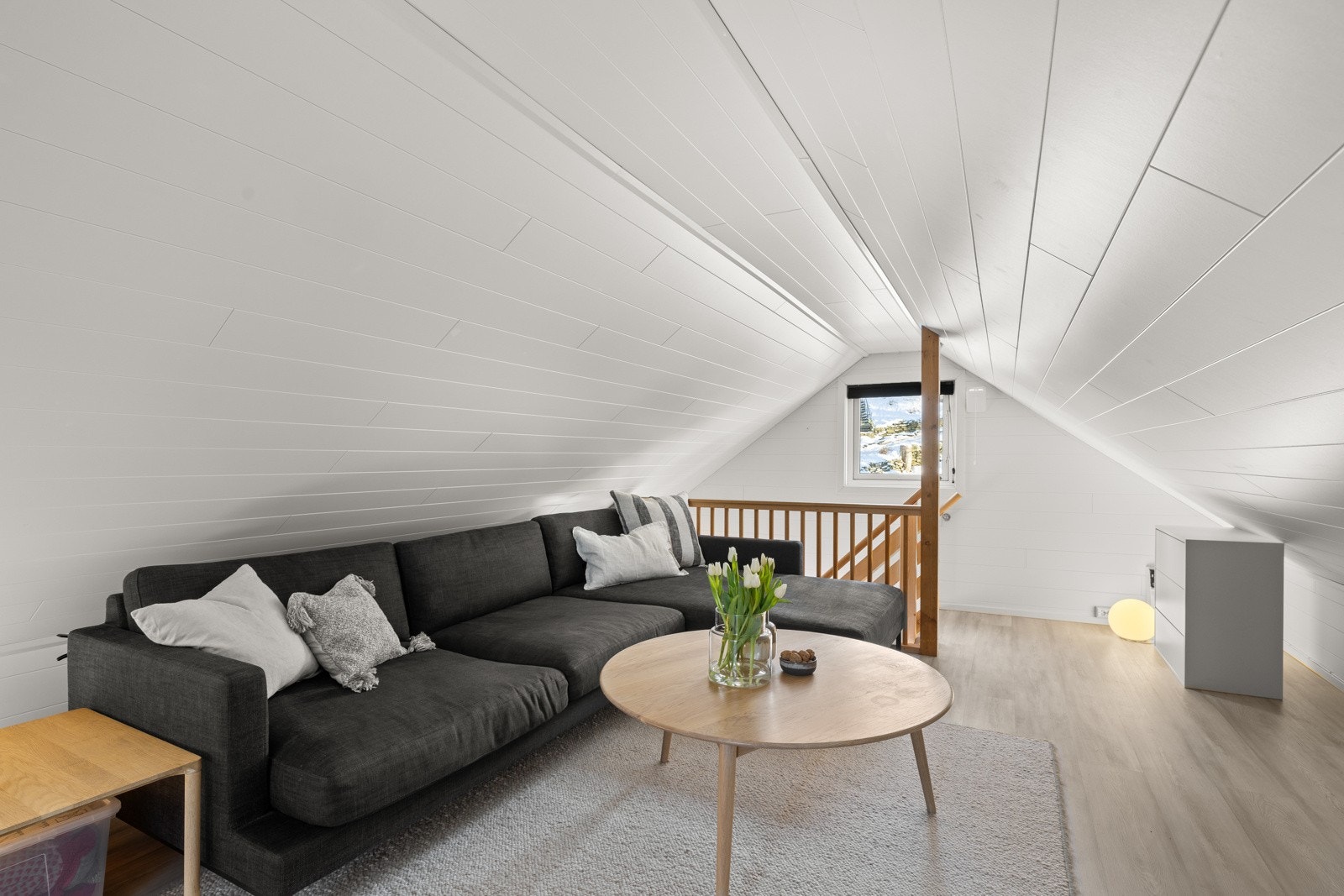 Innredet loft i garasje (ikke godkjent til varig opphold). Galleribilde
