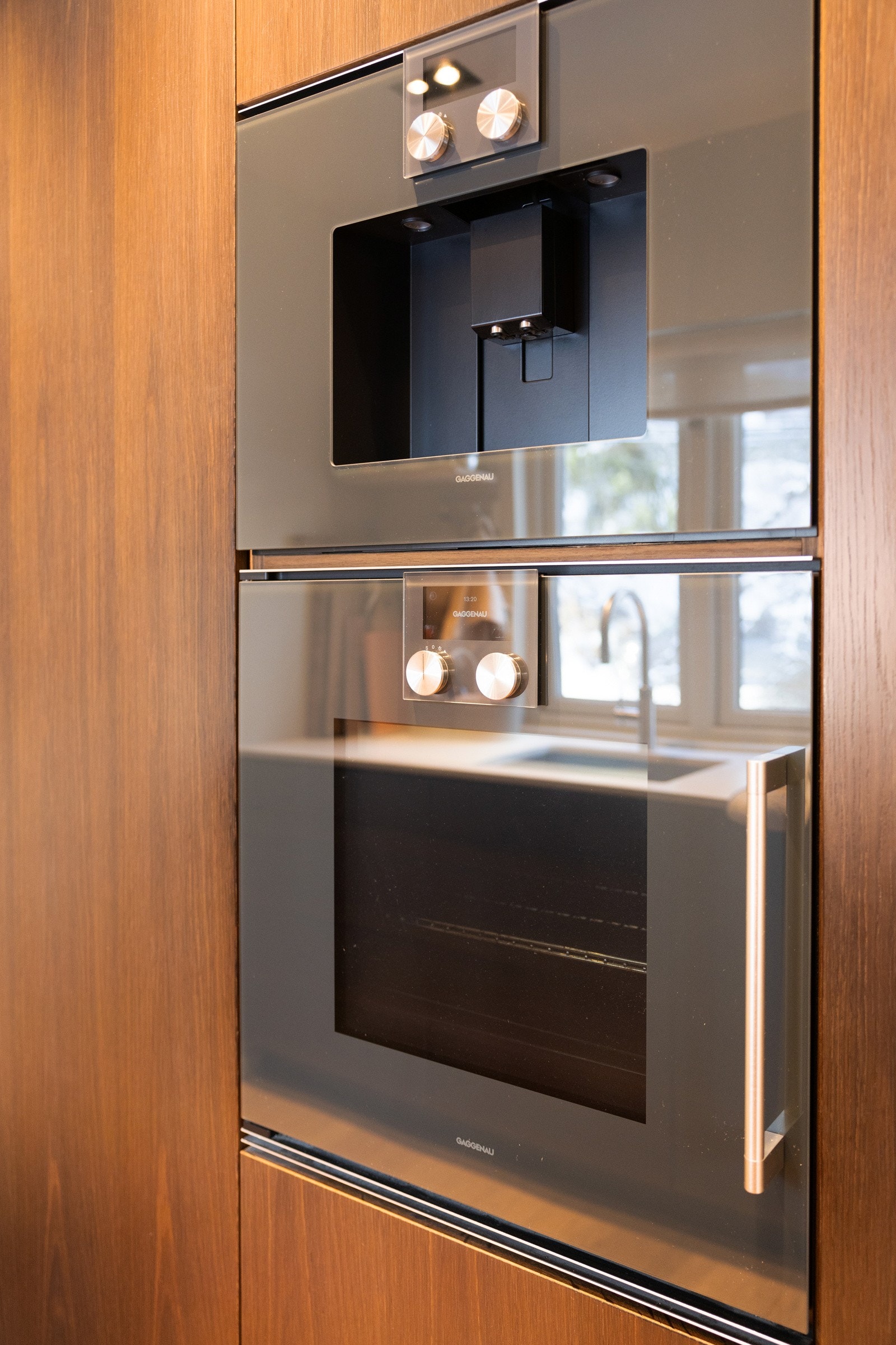 Innfelt stekeovn og kaffemaskin fra Gaggenau. Galleribilde