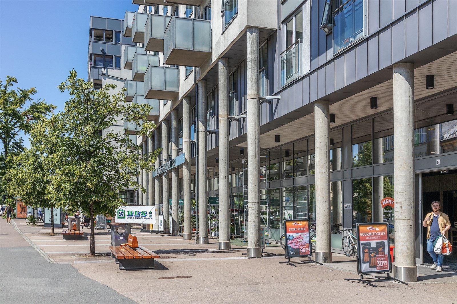 Ringnes Park med kino, SATS og Meny er kun få minutters gange unna. Galleribilde